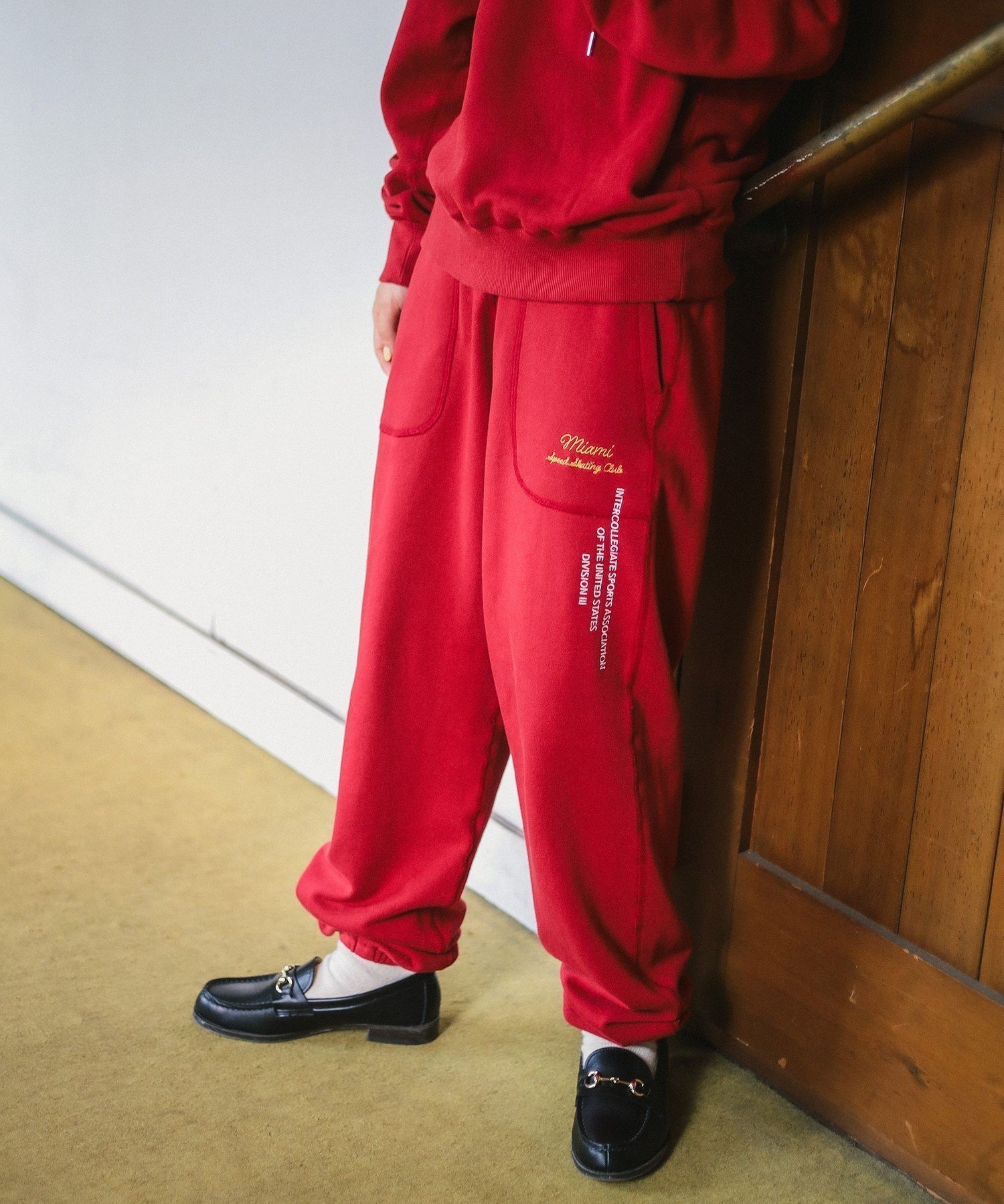 【ビーミングライフストアバイビームス/B:MING LIFE STORE by BEAMS】のambiance / Team Sweat Pants(S~M) インテリア・キッズ・メンズ・レディースファッション・服の通販 founy(ファニー) 　ファッション　Fashion　レディースファッション　WOMEN　パンツ　Pants　ヴィンテージ　Vintage　スポーティ　Sporty　セットアップ　Set Up　バランス　Balance　リラックス　Relax　おすすめ　Recommend　RED|ID: prp329100004344203 ipo3291000000030319751