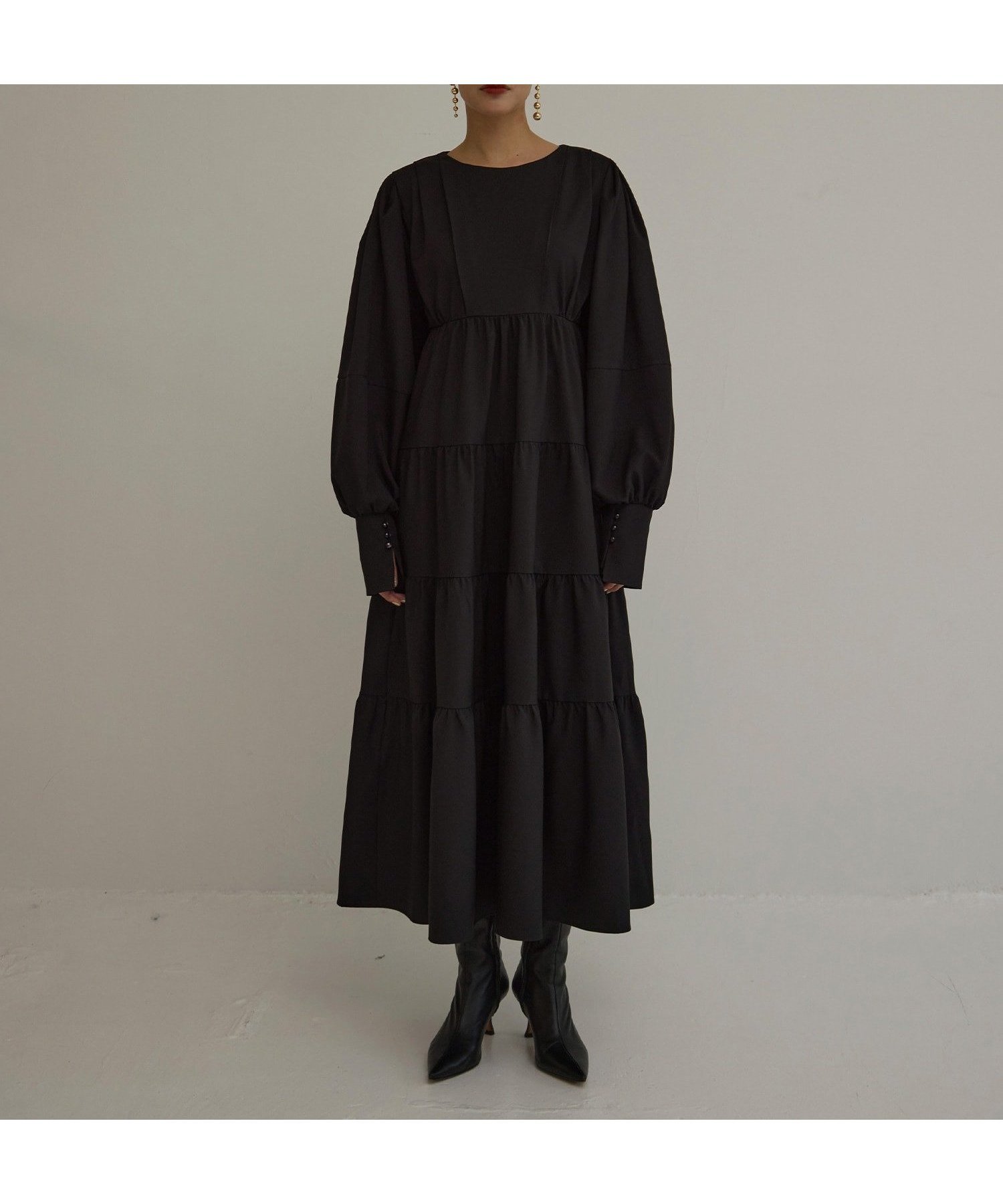 【ミエリインヴァリアント/MIELIINVARIANT】のTuck Tiered Dress 人気、トレンドファッション・服の通販 founy(ファニー) 　ファッション　Fashion　レディースファッション　WOMEN　ワンピース　Dress　ドレス　Party Dresses　アクセサリー　Accessories　カフス　Cuffs　ギャザー　Gather　ティアード　Tiered　パール　Pearl　フィット　Fit　フェミニン　Feminine　フレア　Flare　ロング　Long　ワンポイント　One Point　夏　Summer　 other-1|ID: prp329100004351272 ipo3291000000030388742