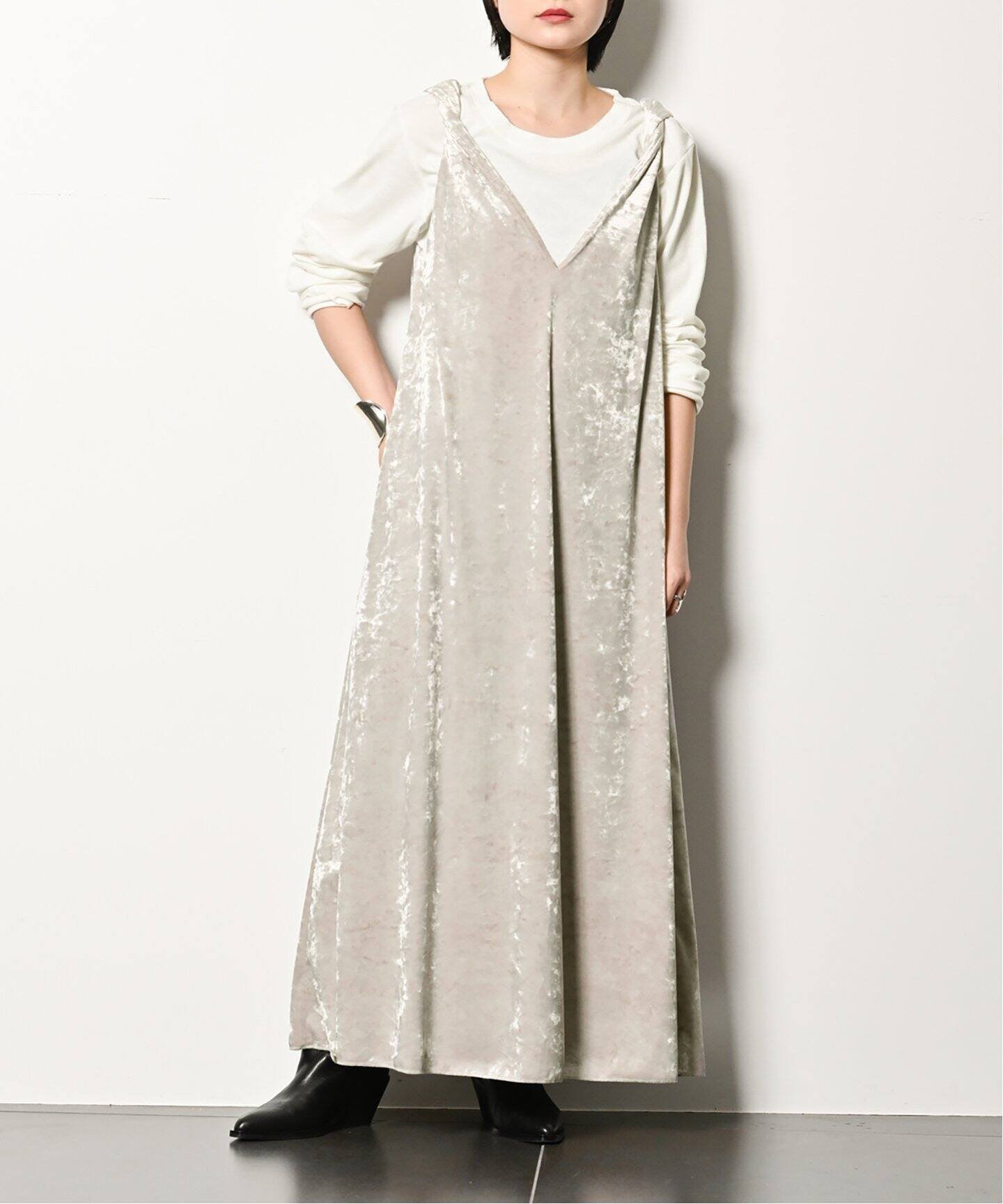 【シティーショップ/CITYSHOP】のVELVET TWIST DRESS ワンピース インテリア・キッズ・メンズ・レディースファッション・服の通販 founy(ファニー) 　ファッション　Fashion　レディースファッション　WOMEN　ワンピース　Dress　ドレス　Party Dresses　2025年　2025　2025春夏・S/S　Ss,Spring/Summer,2025　クラッシュ　Crash　ベロア　Velor　グレーB|ID: prp329100004351301 ipo3291000000030459611