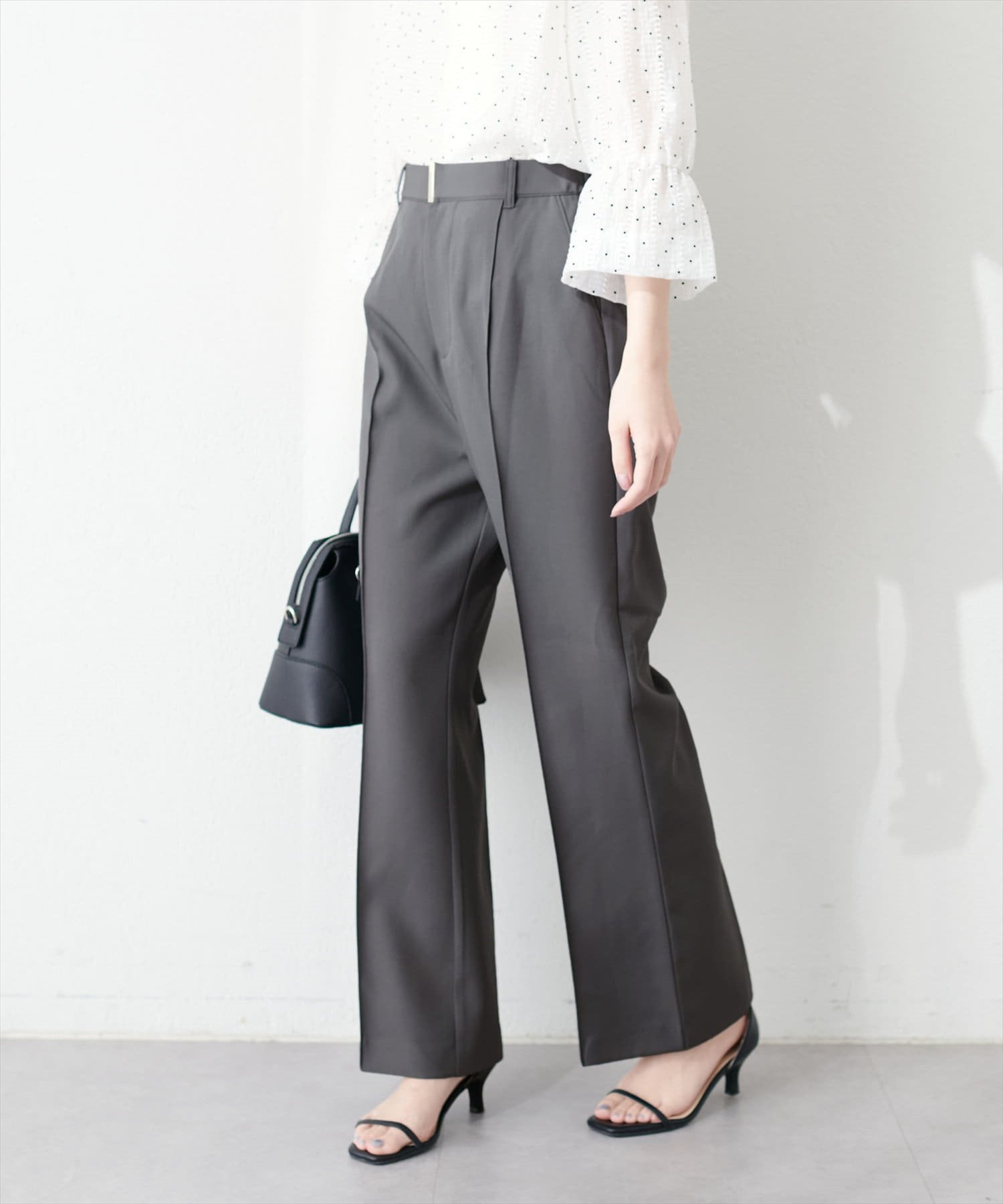 【ナチュラルクチュール/natural couture】の【osono】ハイウエスト美フレアパンツ インテリア・キッズ・メンズ・レディースファッション・服の通販 founy(ファニー) 　ファッション　Fashion　レディースファッション　WOMEN　パンツ　Pants　センター　Center　ダウン　Down　フレア　Flare　ポケット　Pocket　再入荷　Restock/Back In Stock/Re Arrival　ビジネス 仕事 通勤　Business　2025年　2025　2025春夏・S/S　Ss,Spring/Summer,2025　チャコールグレー|ID: prp329100004353695 ipo3291000000031674452