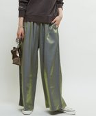 【コンバーストウキョウ/CONVERSE TOKYO】のSHINY SATIN GATHER WIDE PANTS 人気、トレンドファッション・服の通販 founy(ファニー) ファッション Fashion レディースファッション WOMEN パンツ Pants おすすめ Recommend ギャザー Gather クロップド Cropped サテン Satin シンプル Simple タンブラー Tumbler ドレープ Drape リラックス Relax ロング Long ワイド Wide ヴィンテージ Vintage エレガント 上品 Elegant thumbnail グリーン|ID: prp329100004365150 ipo3291000000030528192