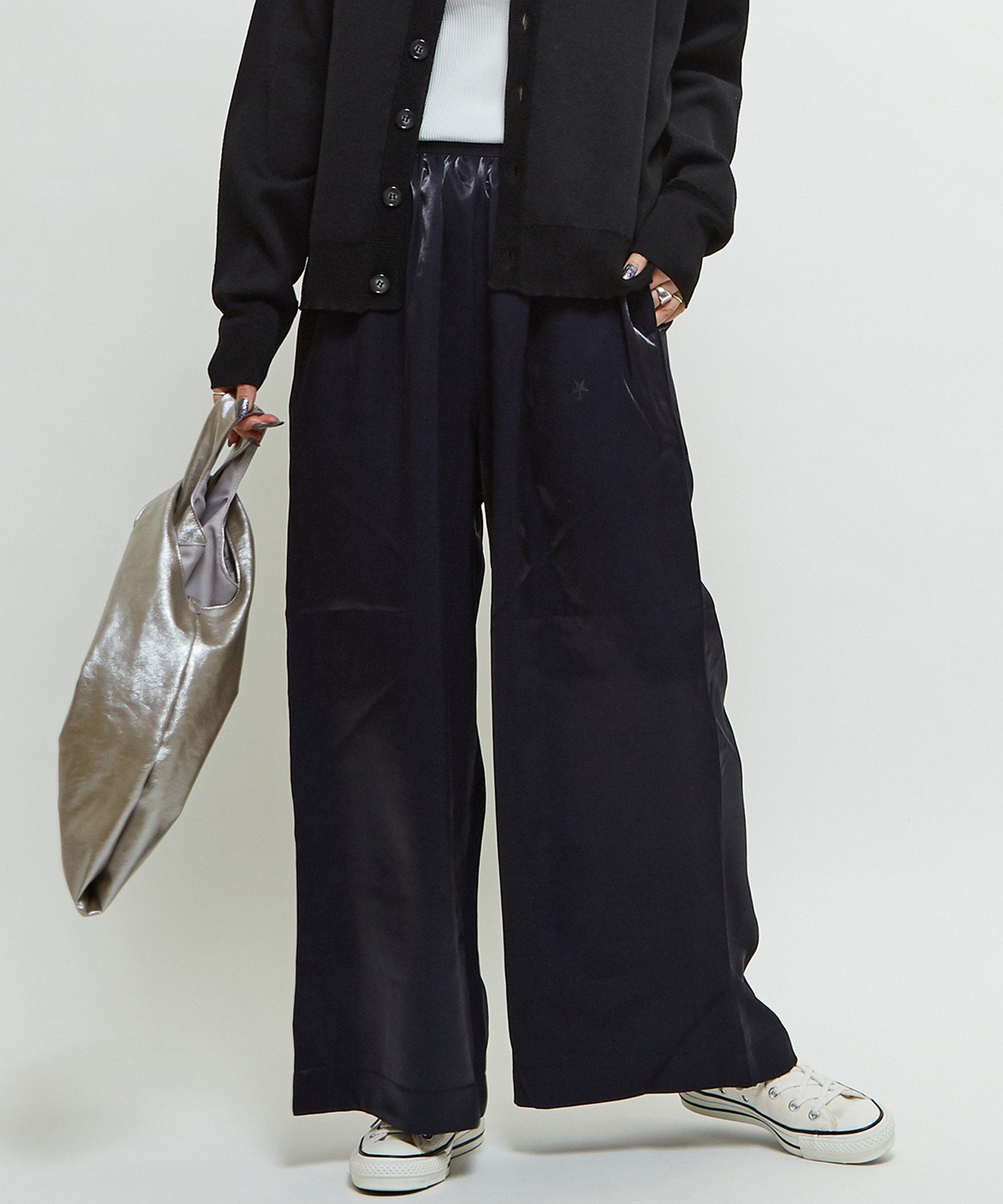 【コンバーストウキョウ/CONVERSE TOKYO】のSHINY SATIN GATHER WIDE PANTS インテリア・キッズ・メンズ・レディースファッション・服の通販 founy(ファニー) 　ファッション　Fashion　レディースファッション　WOMEN　パンツ　Pants　おすすめ　Recommend　ギャザー　Gather　クロップド　Cropped　サテン　Satin　シンプル　Simple　タンブラー　Tumbler　ドレープ　Drape　リラックス　Relax　ロング　Long　ワイド　Wide　ヴィンテージ　Vintage　エレガント 上品　Elegant　ネイビー|ID: prp329100004365150 ipo3291000000030528194