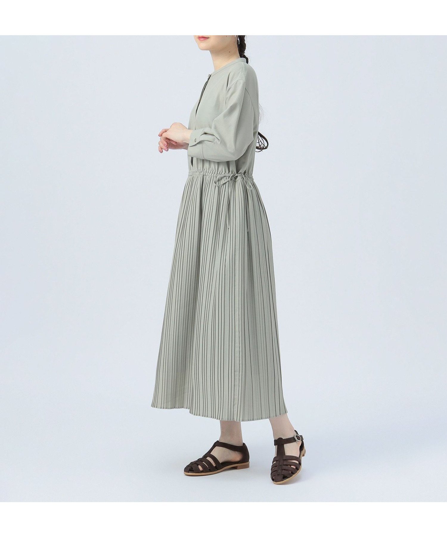 【ビームス ハート/BEAMS HEART】のサイドリボン プリーツワンピース インテリア・キッズ・メンズ・レディースファッション・服の通販 founy(ファニー) 　ファッション　Fashion　レディースファッション　WOMEN　ワンピース　Dress　おすすめ　Recommend　カットソー　Cut And Sew　シューズ　Shoes　ジャケット　Jacket　スニーカー　Sneakers　バレエ　Ballet　フェミニン　Feminine　フレア　Flare　ブルゾン　Blouson　プリーツ　Pleats　ポケット　Pocket　リボン　Ribbon　長袖　Long Sleeve　LIGHT GREY|ID: prp329100004367724 ipo3291000000032070353