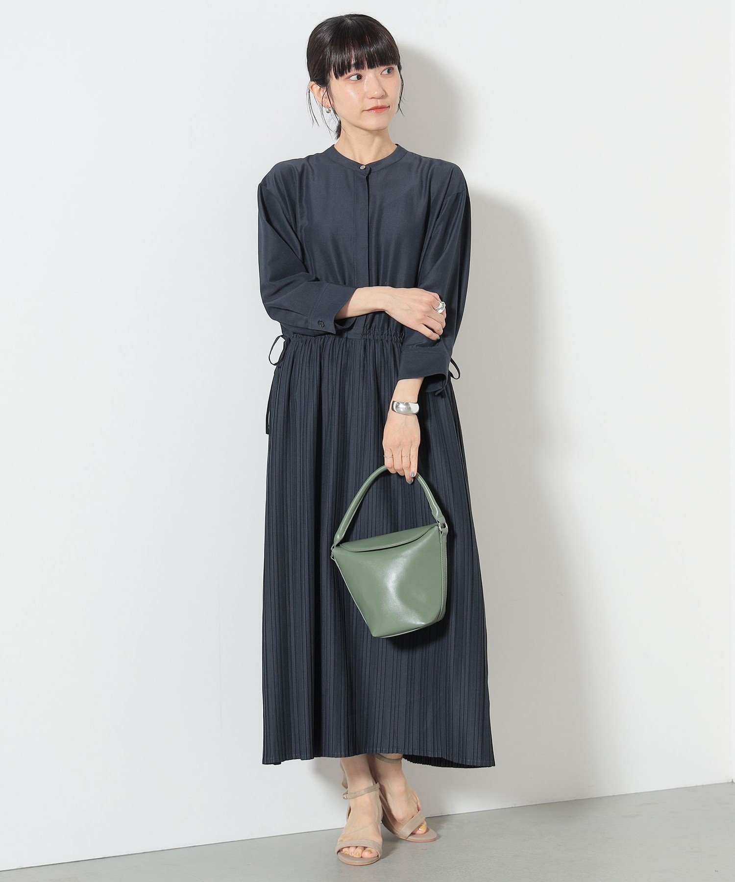 【ビームス ハート/BEAMS HEART】のサイドリボン プリーツワンピース インテリア・キッズ・メンズ・レディースファッション・服の通販 founy(ファニー) 　ファッション　Fashion　レディースファッション　WOMEN　ワンピース　Dress　おすすめ　Recommend　カットソー　Cut And Sew　シューズ　Shoes　ジャケット　Jacket　スニーカー　Sneakers　バレエ　Ballet　フェミニン　Feminine　フレア　Flare　ブルゾン　Blouson　プリーツ　Pleats　ポケット　Pocket　リボン　Ribbon　長袖　Long Sleeve　NAVY|ID: prp329100004367724 ipo3291000000032070355