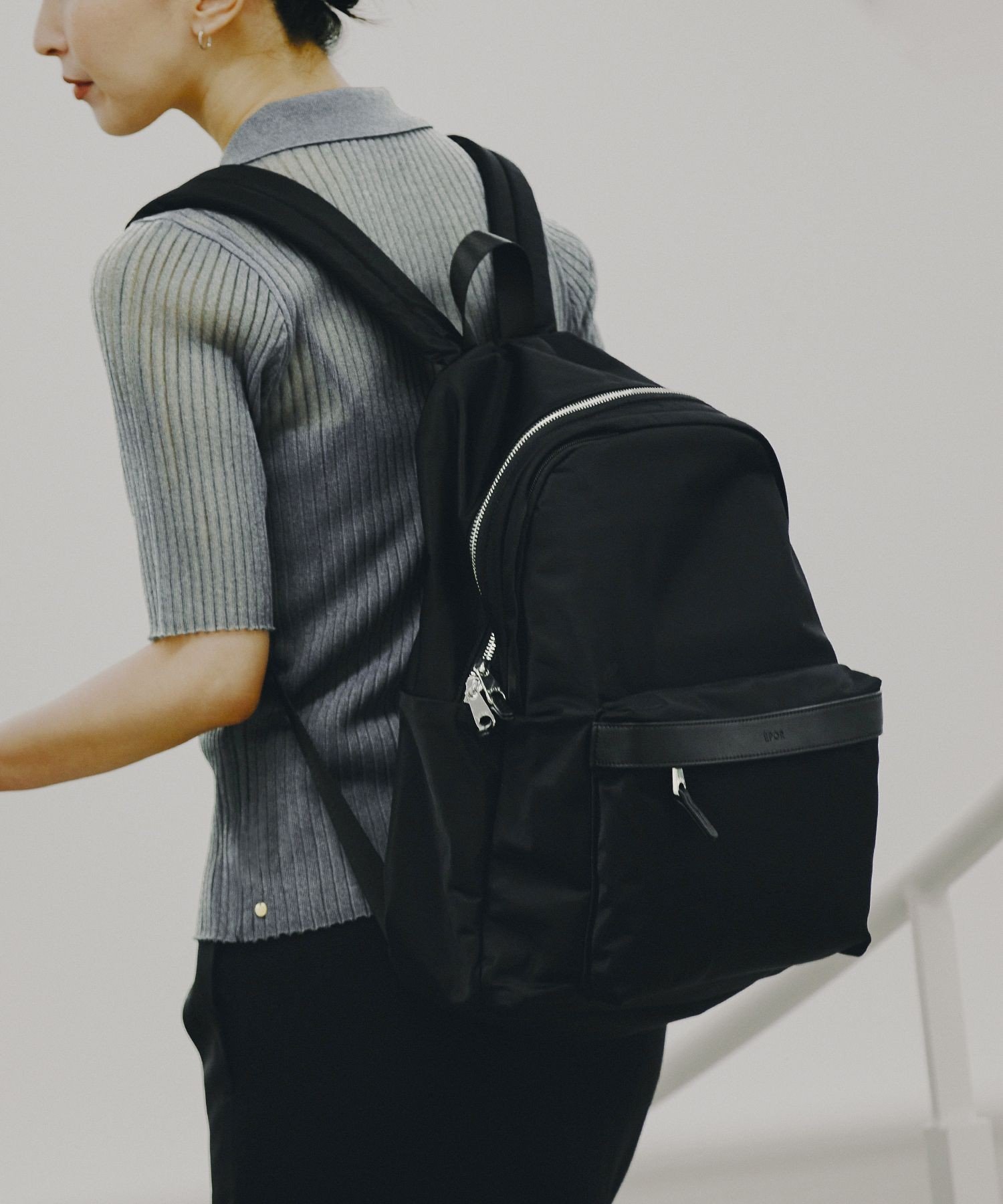 【ロペ/ROPE'】の【E POR】【A4/PC対応・撥水】Pac Sac( パックサック )/WEB掲載 インテリア・キッズ・メンズ・レディースファッション・服の通販 founy(ファニー) 　ファッション　Fashion　レディースファッション　WOMEN　クッション　Cushion　ショルダー　Shoulder　シンプル　Simple　スマホ　Smartphone　雑誌　Magazine　フィット　Fit　フォルム　Form　フラップ　Flap　ポケット　Pocket　メッシュ　Mesh　リュック　Ruck Sack　ビジネス 仕事 通勤　Business　ブラック(01)|ID: prp329100004368430 ipo3291000000032093754