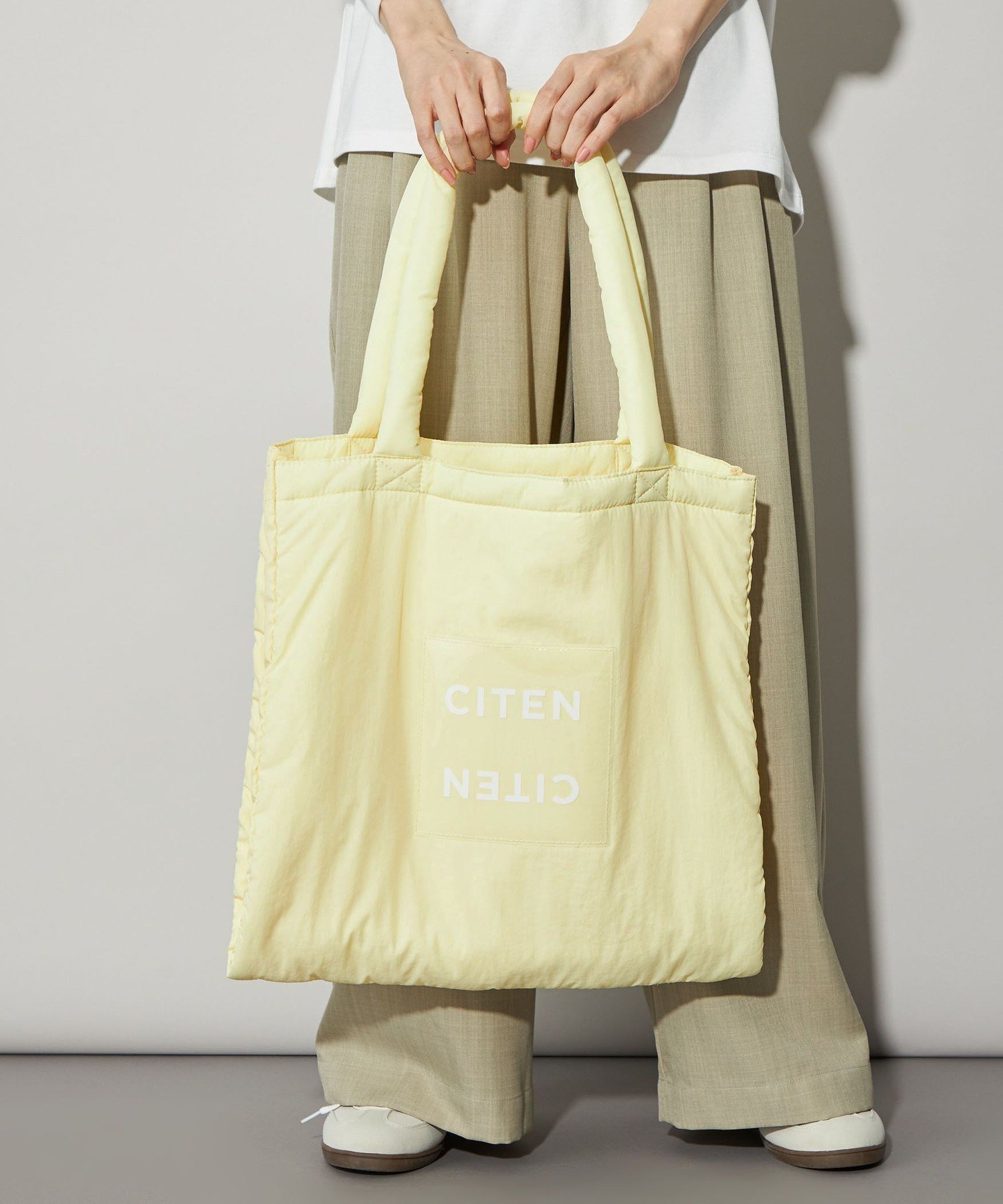 【その他のブランド/Other】のCITEN パデッド クリア ロゴ トートバッグ インテリア・キッズ・メンズ・レディースファッション・服の通販 founy(ファニー) 　ファッション　Fashion　レディースファッション　Fashion for Women　バッグ　Bags　プリント　Print, Printed Pattern　ポケット　Pocket, Pocket Detail　人気　Popular, Best Seller　ビジネス 仕事 通勤　Business / Work / Commuting　YELLOW|ID: prp329100004372145 ipo3291000000032623620