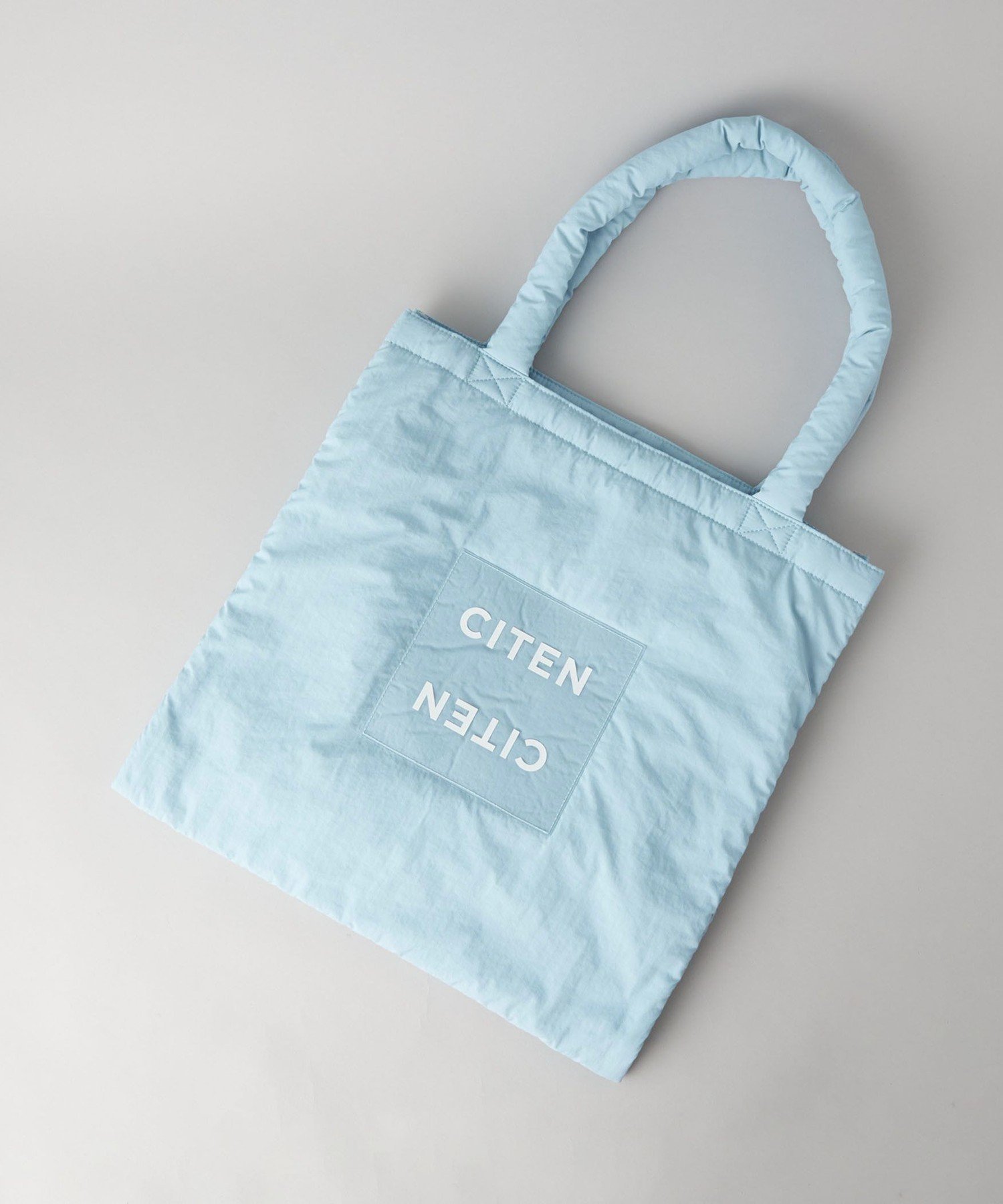 【その他のブランド/Other】のCITEN パデッド クリア ロゴ トートバッグ インテリア・キッズ・メンズ・レディースファッション・服の通販 founy(ファニー) 　ファッション　Fashion　レディースファッション　Fashion for Women　バッグ　Bags　プリント　Print, Printed Pattern　ポケット　Pocket, Pocket Detail　人気　Popular, Best Seller　ビジネス 仕事 通勤　Business / Work / Commuting　LT.BLUE|ID: prp329100004372145 ipo3291000000032623623