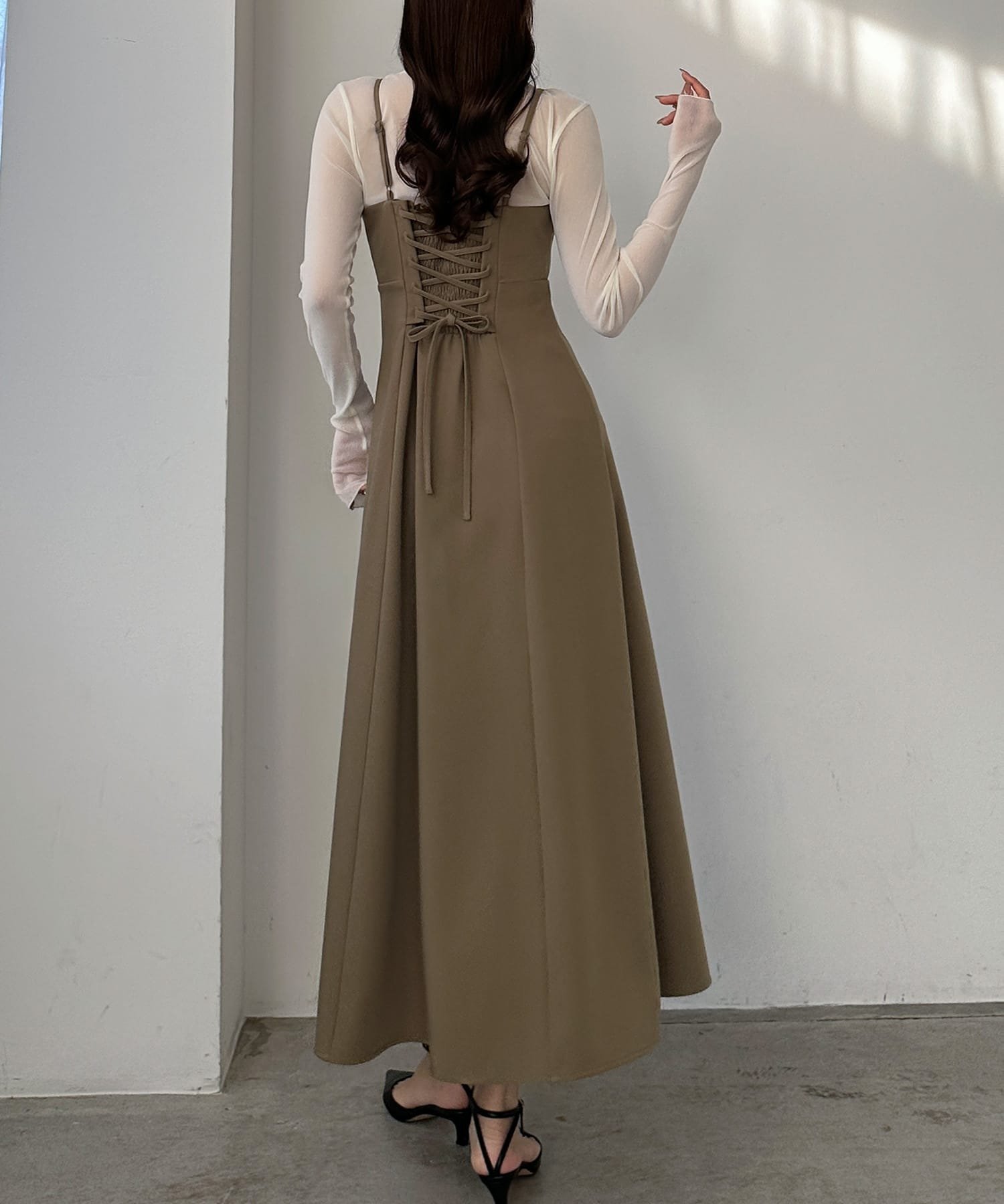 【ジュノア/JUNOAH】のバックレースアップフレアキャミワンピース インテリア・キッズ・メンズ・レディースファッション・服の通販 founy(ファニー) 　ファッション　Fashion　レディースファッション　WOMEN　ワンピース　Dress　キャミワンピース　No Sleeve Dresses　ダークベージュ|ID: prp329100004376211 ipo3291000000032298582