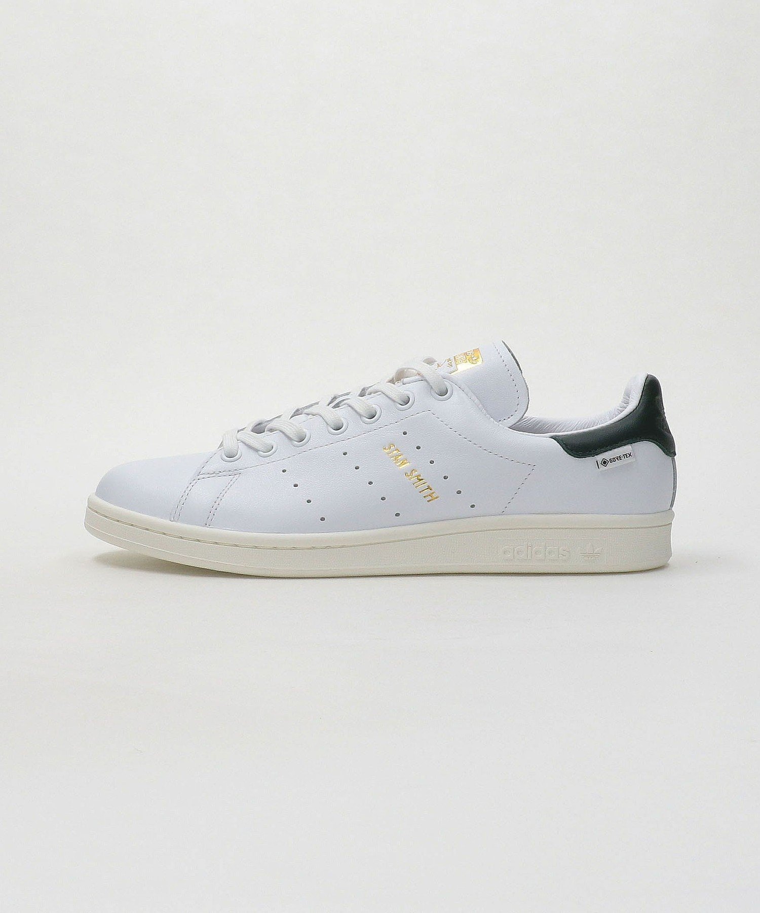 【ビューティ&ユース ユナイテッドアローズ/BEAUTY&YOUTH / UNITED ARROWS / MEN】のadidas Originals スタンスミス GORE-TEX/スニーカー インテリア・キッズ・メンズ・レディースファッション・服の通販 founy(ファニー) 　ファッション　Fashion　メンズファッション　Fashion for Men　シューズ・靴　Shoes　スニーカー / カジュアルにもスポーティにも　Sneakers & Trainers　クラシック　Classic, Timeless Style　スニーカー　Sneakers, Trainers　スポーツ　Sports, Activewear　モダン　Modern, Contemporary　WHITE|ID: prp329100004386610 ipo3291000000032744096