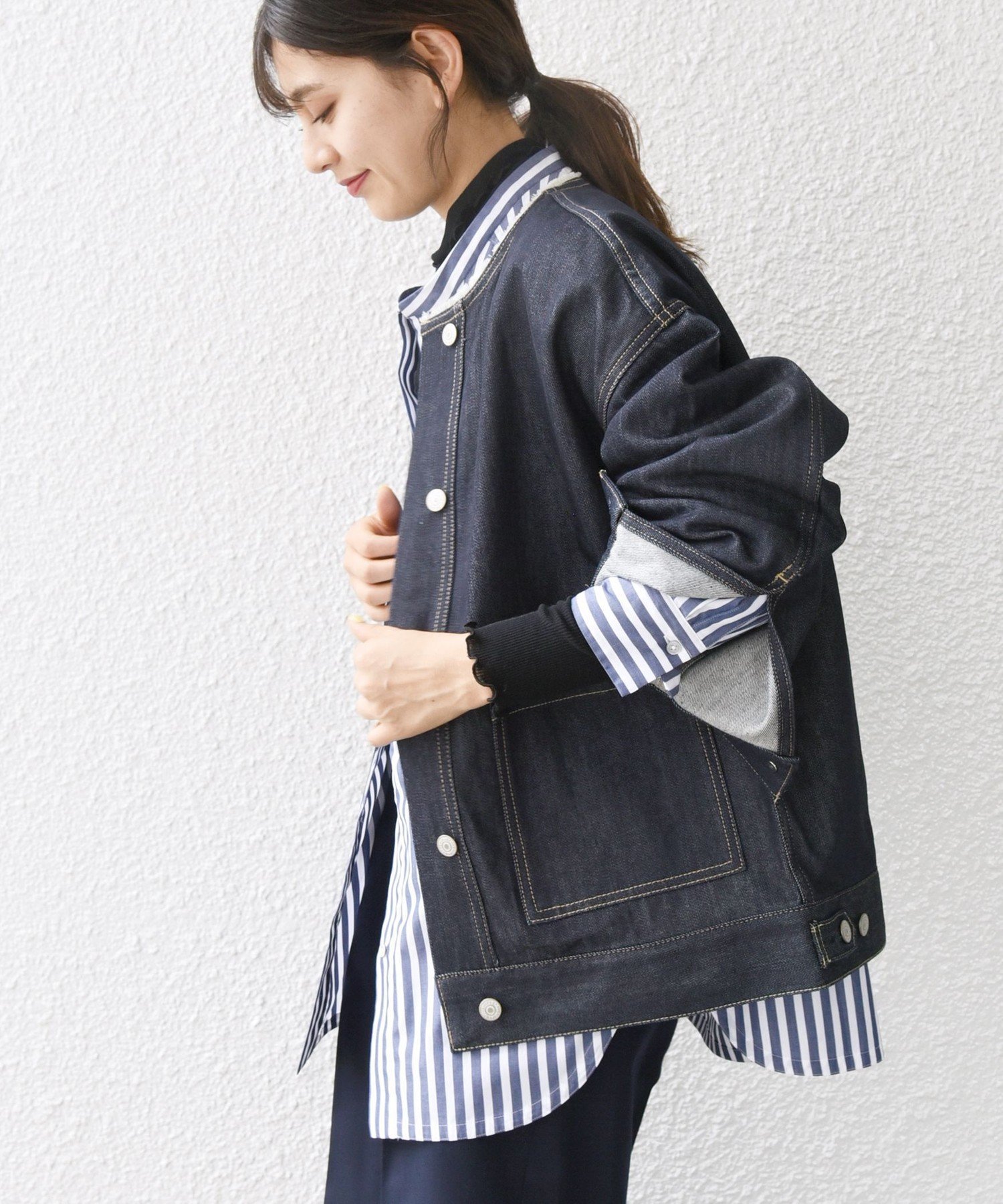 【シップス フォー ウィメン/SHIPS】のSHIPS any ノーカラー デニム ブルゾン SHIPS any DENIM インテリア・キッズ・メンズ・レディースファッション・服の通販 founy(ファニー) 　ファッション　Fashion　レディースファッション　Fashion for Women　アウター　Coat / Outerwear Collection　ブルゾンジャケット・スポーティアウター　Blouson Jackets　洗える　Machine Washable　ジャケット　Jacket, Outerwear　デニム　Denim, Jeans Material　定番　Standard, Basic Item　フリンジ　Fringe, Tassel　ブルゾン　Blouson, Bomber Jacket　ポケット　Pocket, Pocket Detail　2025年　2025　2025春夏・S/S　Spring/Summer 2025 SS25　ダークネイビー|ID: prp329100004392880 ipo3291000000033256588
