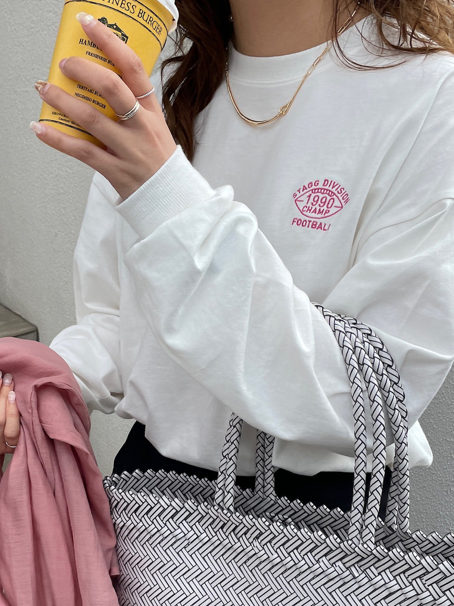 【ディスコート/Discoat】の【WEB限定】ワンポイント刺繍ビッグロングTシャツ インテリア・キッズ・メンズ・レディースファッション・服の通販 founy(ファニー) 　ファッション　Fashion　レディースファッション　WOMEN　トップス・カットソー　Tops/Tshirt　シャツ/ブラウス　Shirts/Blouses　ロング / Tシャツ　T-Shirts　おすすめ　Recommend　インナー　Inner　シンプル　Simple　スリーブ　Sleeve　ビッグ　Big　メンズ　Mens　ロング　Long　ワイド　Wide　ワンポイント　One Point　人気　Popularity　定番　Standard　ホワイトその他2|ID: prp329100004396638 ipo3291000000031627706