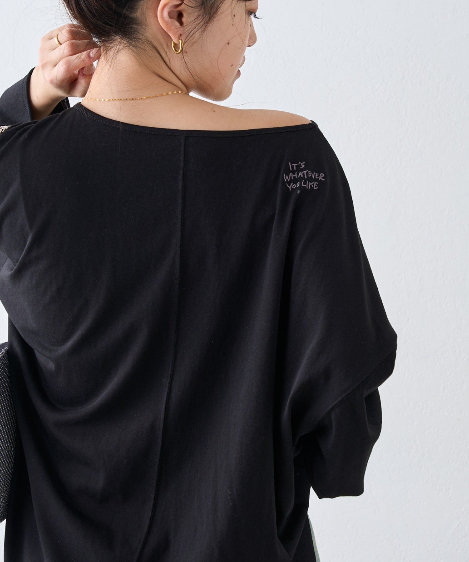 【チャオパニックティピー/CIAOPANIC TYPY】のシアースラブワンポイント刺繍オーバーTee インテリア・キッズ・メンズ・レディースファッション・服の通販 founy(ファニー) 　ファッション　Fashion　レディースファッション　Ladies' Fashion Online　ショルダー　Shoulder　シンプル　Simple　ストライプ　Stripe　デニム　Denim　ドロップ　Drop　定番　Standard　おすすめ　Recommend　ブラック|ID: prp329100004398827 ipo3291000000032680550