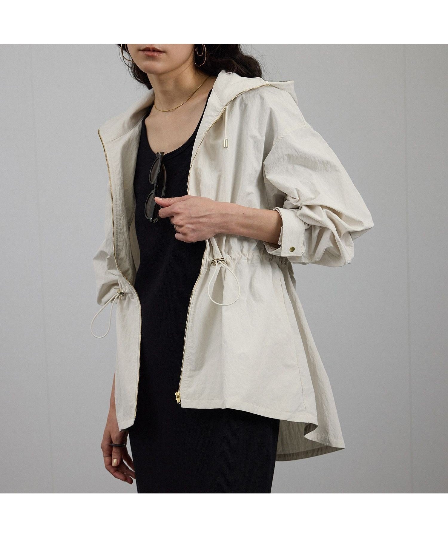 【サロン アダム エ ロペ/SALON adam et rope'】の【WEB限定】2WAYリップストップフードブルゾン/スタンドカラーマウンテンパーカー 軽量 インテリア・キッズ・メンズ・レディースファッション・服の通販 founy(ファニー) 　ファッション　Fashion　レディースファッション　Fashion for Women　アウター　Coat / Outerwear Collection　ブルゾンジャケット・スポーティアウター　Blouson Jackets　トップス・カットソー　Cut & Sew Tops　レディースパーカー・カジュアルフーディー　Casual Hoodies & Sweatshirts　スタンド　Stand Collar, Upright Stand　メタル　Metal, Metal Parts　エレガント 上品　Elegant　羽織　Haori, Light Jacket　軽量　Lightweight, Ultra Light　オフホワイト(15)|ID: prp329100004401897 ipo3291000000033647617