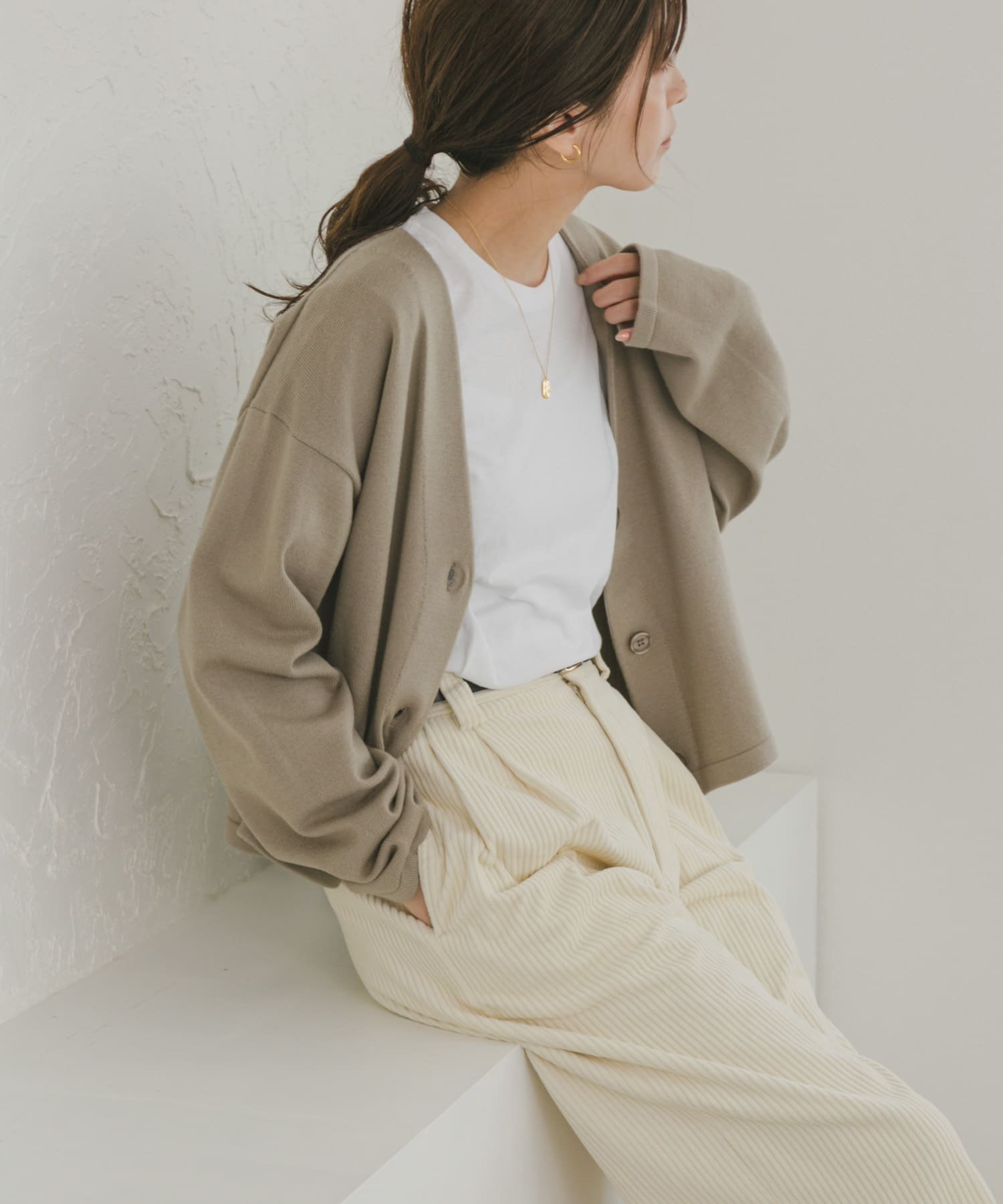 【アーバンリサーチ ドアーズ/URBAN RESEARCH DOORS】の『UR TECH 200日ニット』Vネックカーディガン インテリア・キッズ・メンズ・レディースファッション・服の通販 founy(ファニー) 　ファッション　Fashion　レディースファッション　Fashion for Women　トップス・カットソー　Cut & Sew Tops　ニット　Knit Tops & Sweaters　カーディガン・羽織り　Layered Style Cardigans　Vネックトップス　V-Neck Tops / V-Cut Neckline Shirts　2024年　2024　2024-2025秋冬・A/W　Autumn/Winter 2024–25 AW24–25　冬　Winter / This Winter　おすすめ　Recommended / Our Picks　カーディガン　Cardigan, Knitwear　ショルダー　Shoulder, Shoulder Strap　ショート　Short, Short Length　シンプル　Simple, Minimal　スリーブ　Sleeve, Long Sleeve / Short Sleeve　ドロップ　Drop Shoulder, Dropped Style　ルーズ　Loose, Oversized　ワイド　Wide, Wide Fit　A/W・秋冬　Autumn/Winter　杢BEIGE|ID: prp329100004402206 ipo3291000000033525719