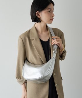 【ラシット/russet】のソフトレザーラウンドショルダーバッグ silver 人気、トレンドファッション・服の通販 founy(ファニー) ファッション Fashion レディースファッション WOMEN アクセサリー Accessories キルティング Quilting 軽量 Lightweight シルバー Silver シンプル Simple スマート Smart 財布 Wallet トレンド Trend 定番 Standard 人気 Popularity ハーフ Half フィット Fit フォルム Form ポケット Pocket 日本製 Made In Japan |ID:prp329100004405763