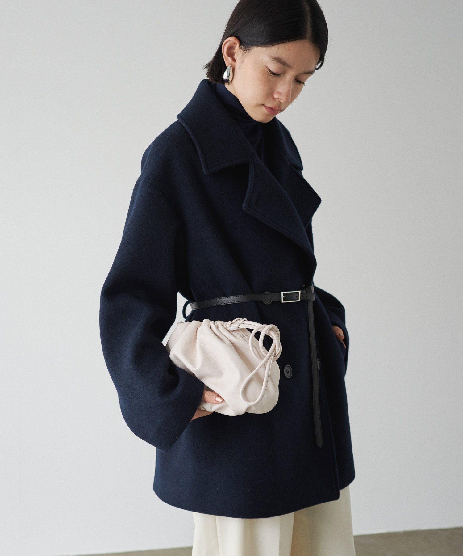 【ラシット/russet】の月間人気No.1 【名品】4wayレザー巾着ショルダーバッグ インテリア・キッズ・メンズ・レディースファッション・服の通販 founy(ファニー) 　ファッション　Fashion　レディースファッション　WOMEN　バッグ　Bag　ギャザー　Gather　クラッチ　Clutch　コンパクト　Compact　傘　Umbrella　巾着　Purse　軽量　Lightweight　ショルダー　Shoulder　シルバー　Silver　シンプル　Simple　スタイリッシュ　Stylish　タオル　Towel　トレンド　Trend　定番　Standard　人気　Popularity　ハンド　Hand　フォルム　Form　ベーシック　Basic　ポケット　Pocket　ポーチ　Pouch　メタリック　Metallic　モダン　Modern　日本製　Made In Japan　エレガント 上品　Elegant　オフホワイト|ID: prp329100004407117 ipo3291000000032035724