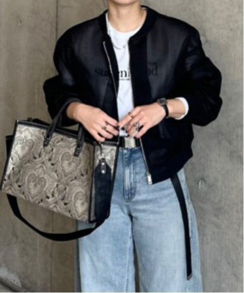 【ノッチ/notch】の【sweet web掲載】ダンボールシアーMA-1 インテリア・キッズ・メンズ・レディースファッション・服の通販 founy(ファニー) https://founy.com/ 雑誌掲載アイテム Magazine Items ファッション雑誌 Fashion Magazines スウィート Sweet ファッション Fashion レディースファッション WOMEN アウター Coat Outerwear MA-1 MA-1 おすすめ Recommend インナー Inner キャミソール Camisole シアー Sheer スポーティ Sporty プリント Print 人気 Popularity 半袖 Short Sleeve 羽織 Haori 雑誌 Magazine |ID: prp329100004410657 ipo3291000000031673012