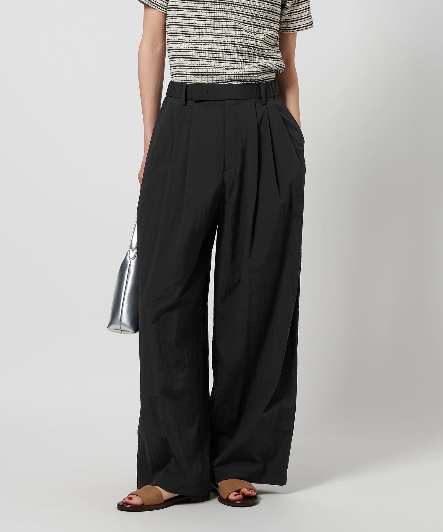 【ビューティ&ユース ユナイテッドアローズ/BEAUTY&YOUTH / UNITED ARROWS】のコットンナイロン ワイドタックパンツ -ウォッシャブル- インテリア・キッズ・メンズ・レディースファッション・服の通販 founy(ファニー) 　ファッション　Fashion　レディースファッション　Fashion for Women　パンツ　Pants & Trousers　ウォッシャブル　Machine Washable　春　Spring　カットソー　Cut and Sewn Top　シンプル　Simple, Minimal　タイプライター　Typewriter Fabric, Crisp Cotton　定番　Standard, Basic Item　人気　Popular, Best Seller　フロント　Front, Front Design　S/S・春夏　SS, Spring/Summer, Warm Season　おすすめ　Recommended / Our Picks　夏　Summer　DK.GRAY|ID: prp329100004412324 ipo3291000000032628600