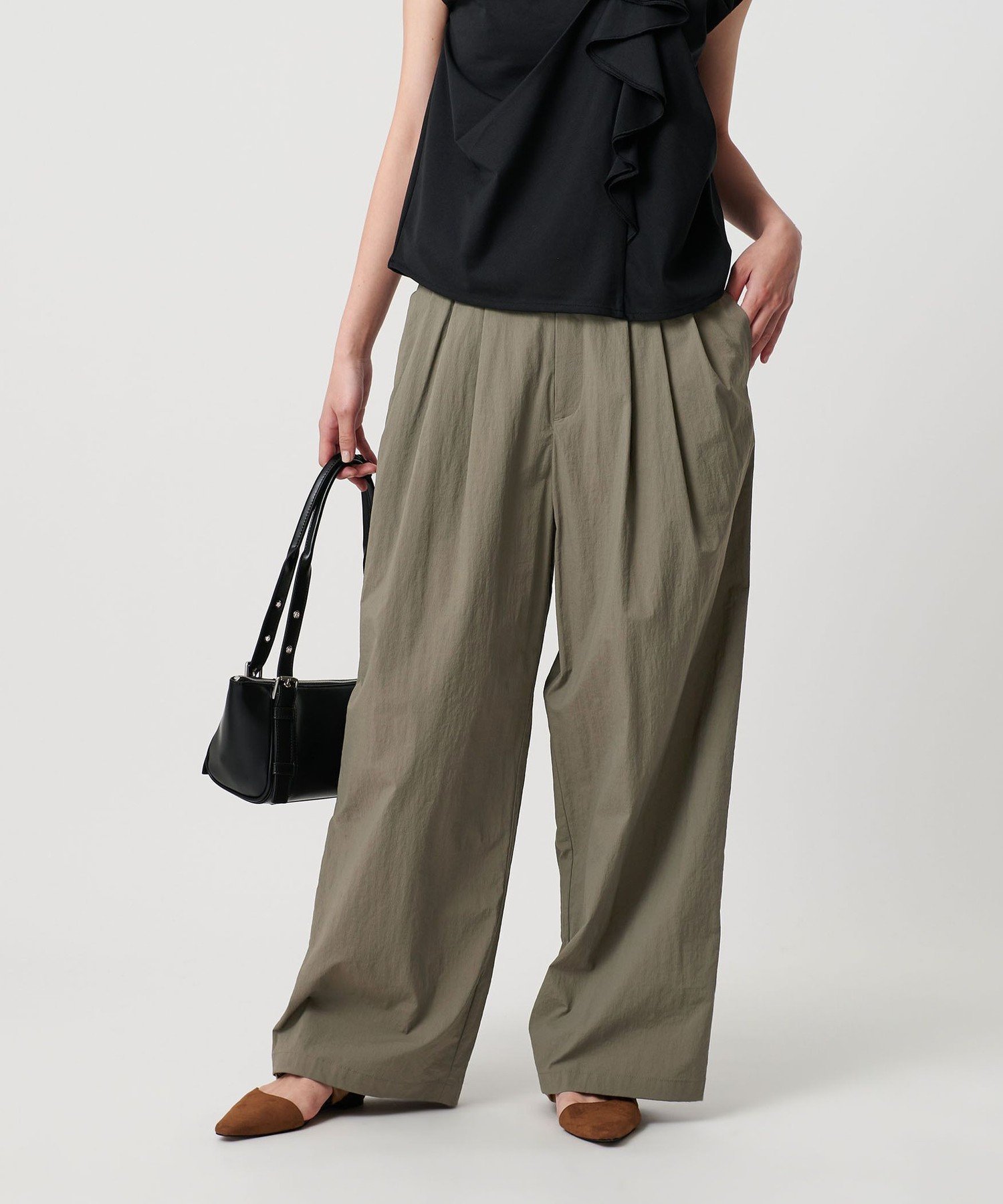 【ビューティ&ユース ユナイテッドアローズ/BEAUTY&YOUTH / UNITED ARROWS】のコットンナイロン ワイドタックパンツ -ウォッシャブル- インテリア・キッズ・メンズ・レディースファッション・服の通販 founy(ファニー) 　ファッション　Fashion　レディースファッション　Fashion for Women　パンツ　Pants & Trousers　ウォッシャブル　Machine Washable　春　Spring　カットソー　Cut and Sewn Top　シンプル　Simple, Minimal　タイプライター　Typewriter Fabric, Crisp Cotton　定番　Standard, Basic Item　人気　Popular, Best Seller　フロント　Front, Front Design　S/S・春夏　SS, Spring/Summer, Warm Season　おすすめ　Recommended / Our Picks　夏　Summer　OLIVE|ID: prp329100004412324 ipo3291000000033580658
