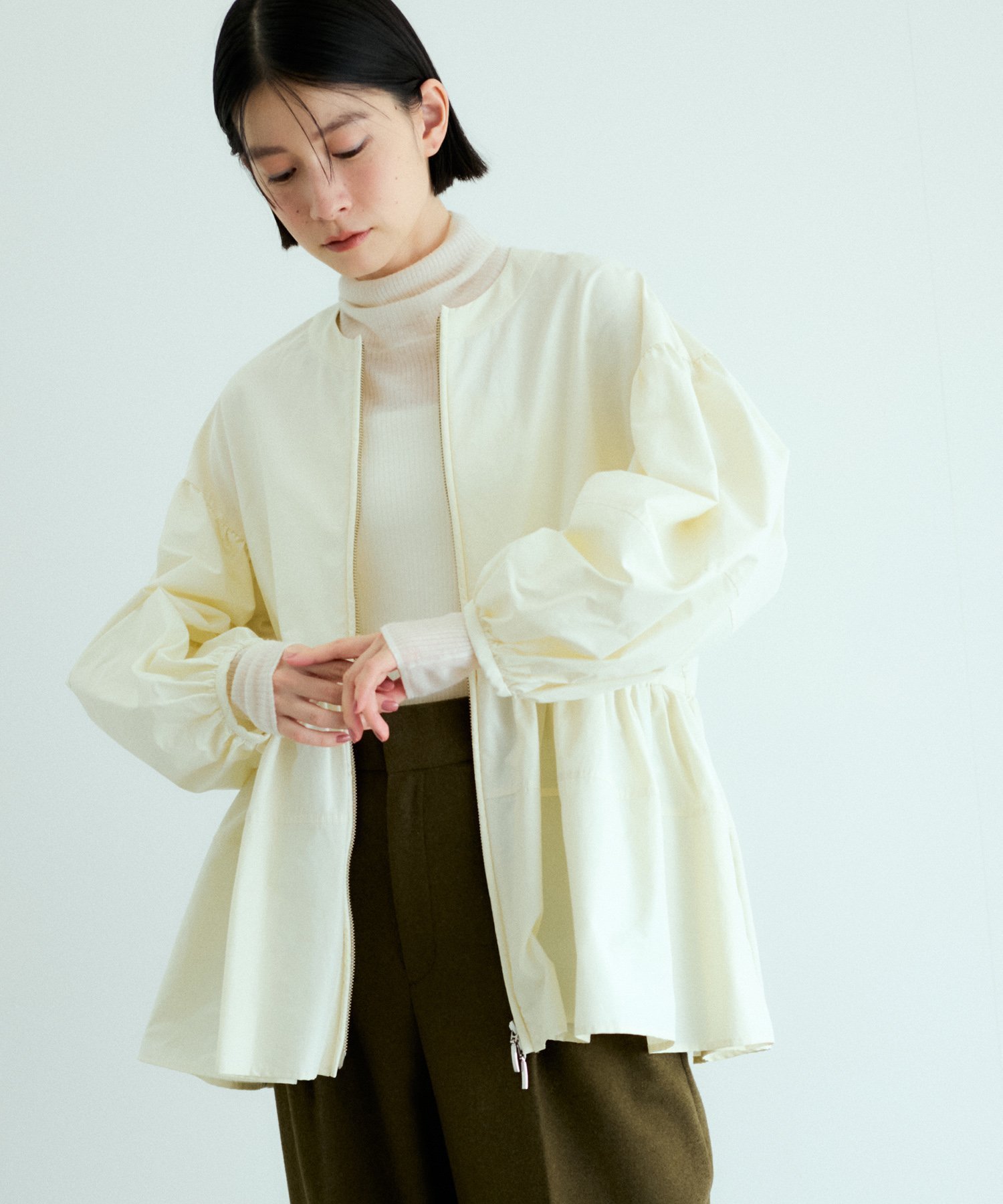 【アダム エ ロペ/ADAM ET ROPE'】の【再入荷・新色追加・サステナブル】ペプラムジップブラウス インテリア・キッズ・メンズ・レディースファッション・服の通販 founy(ファニー) 　ファッション　Fashion　レディースファッション　WOMEN　トップス・カットソー　Tops/Tshirt　シャツ/ブラウス　Shirts/Blouses　2024年　2024　2024春夏・S/S　Ss,Spring/Summer,2024　スリーブ　Sleeve　タフタ　Taffeta　バランス　Balance　パターン　Pattern　ペプラム　Peplum　再入荷　Restock/Back In Stock/Re Arrival　夏　Summer　春　Spring　S/S・春夏　Ss・Spring/Summer　キナリ(16)|ID: prp329100004414836 ipo3291000000031957723