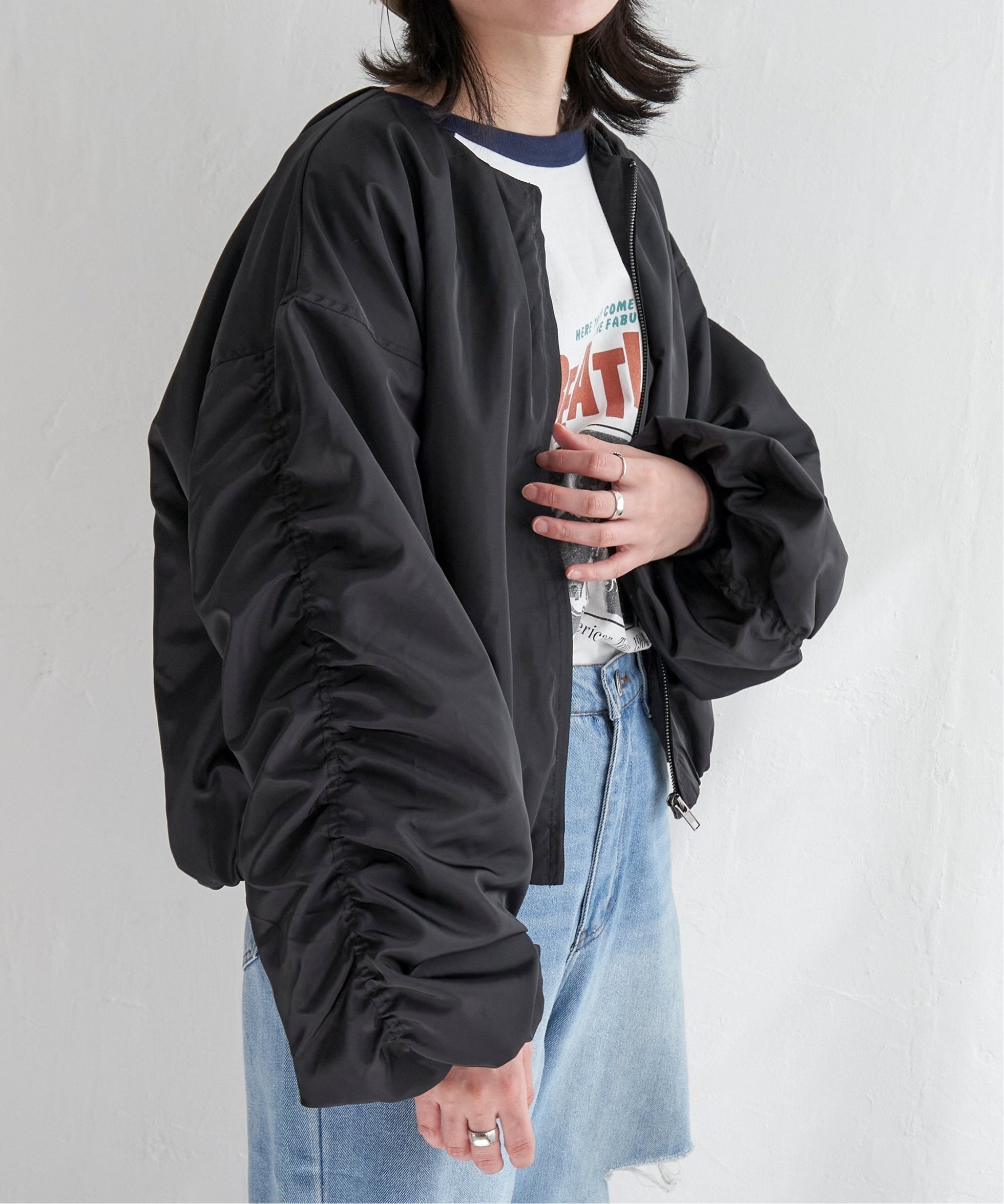 【ヴァンス エクスチェンジ/VENCE EXCHANGE】の袖ギャザーブルゾン インテリア・キッズ・メンズ・レディースファッション・服の通販 founy(ファニー) 　ファッション　Fashion　レディースファッション　WOMEN　アウター　Coat Outerwear　ブルゾン　Blouson/Jackets　おすすめ　Recommend　インナー　Inner　ギャザー　Gather　サテン　Satin　スウェット　Sweat　デニム　Denim　ハイネック　High Neck　パーカー　Hoodie　ビッグ　Big　ブルゾン　Blouson　ブラック|ID: prp329100004415611 ipo3291000000031783964