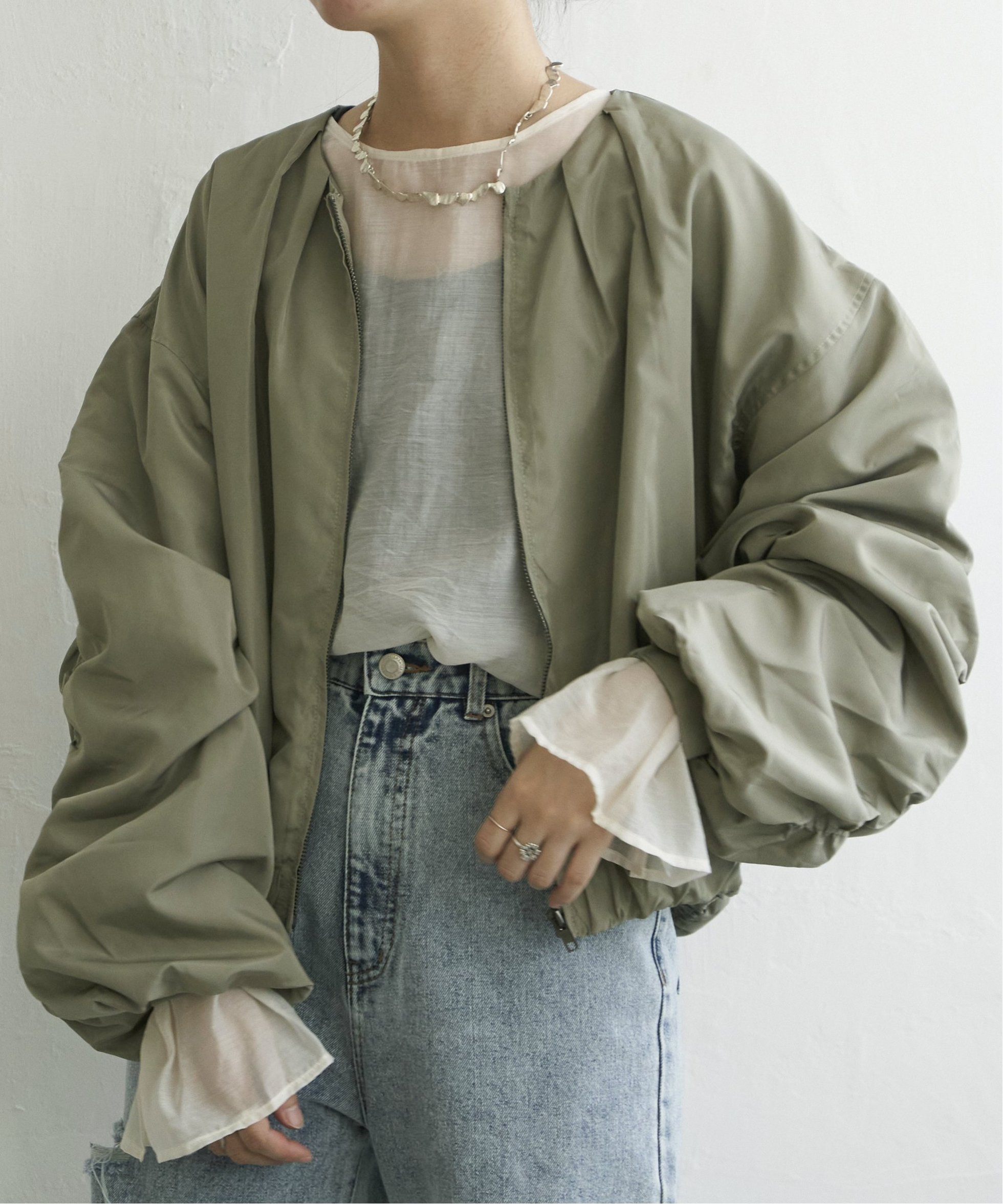 【ヴァンス エクスチェンジ/VENCE EXCHANGE】の袖ギャザーブルゾン インテリア・キッズ・メンズ・レディースファッション・服の通販 founy(ファニー) 　ファッション　Fashion　レディースファッション　WOMEN　アウター　Coat Outerwear　ブルゾン　Blouson/Jackets　おすすめ　Recommend　インナー　Inner　ギャザー　Gather　サテン　Satin　スウェット　Sweat　デニム　Denim　ハイネック　High Neck　パーカー　Hoodie　ビッグ　Big　ブルゾン　Blouson　ライムグリーン|ID: prp329100004415611 ipo3291000000031783965