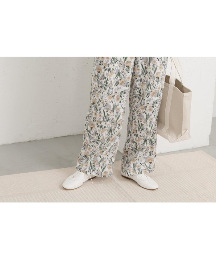 【アーバンリサーチ ドアーズ/URBAN RESEARCH DOORS】の『イージーケア/接触冷感』フラワープリントイージーパンツ インテリア・キッズ・メンズ・レディースファッション・服の通販 founy(ファニー) https://founy.com/ ファッション Fashion レディースファッション Fashion for Women パンツ Pants & Trousers ストレート Straight, Straight Cut ロング Long, Long-Length エレガント 上品 Elegant |ID: prp329100004418195 ipo3291000000031132775