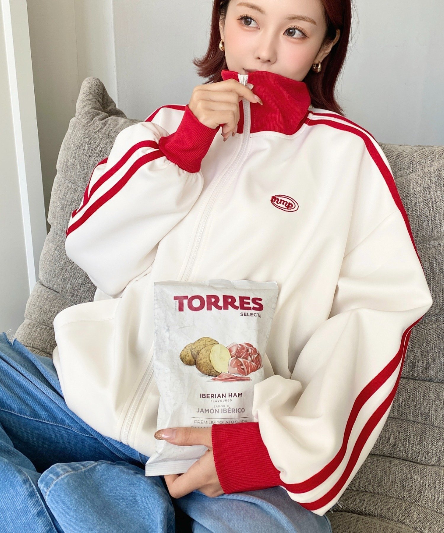 【その他のブランド/Other】のロゴ刺繍トラックジャケット インテリア・キッズ・メンズ・レディースファッション・服の通販 founy(ファニー) 　ファッション　Fashion　メンズファッション　Fashion for Men　カーゴパンツ　Cargo Pants, Utility Pants　クラシック　Classic, Timeless Style　今季　This Season, Current Season　ショート　Short, Short Length　ジャケット　Jacket, Outerwear　スタンド　Stand Collar, Upright Stand　スニーカー　Sneakers, Trainers　スポーツ　Sports, Activewear　デニム　Denim, Jeans Material　トレンド　Trend, Trending Now　フェミニン　Feminine, Girly　ベーシック　Basic, Essential　ボトム　Bottoms, Lower Wear　ポケット　Pocket, Pocket Detail　ワイド　Wide, Wide Fit　ワンポイント　One Point, Statement Accent　おすすめ　Recommended / Our Picks　レッド|ID: prp329100004419780 ipo3291000000032975546