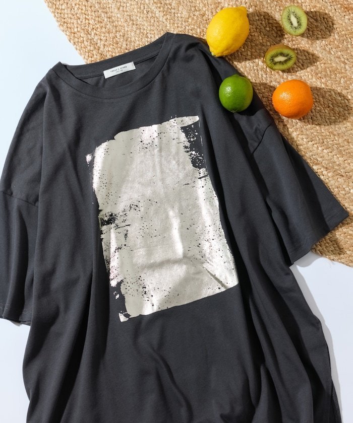 【フリークスストア/FREAK'S STORE】の箔 プリント ビック 半袖シャツ【限定展開】 25SS インテリア・キッズ・メンズ・レディースファッション・服の通販 founy(ファニー) 　ファッション　Fashion　レディースファッション　Fashion for Women　トップス・カットソー　Cut & Sew Tops　シャツ・ブラウス・オフィスカジュアル　Elegant Blouses & Button-Ups　アクセサリー　Fashion Accessories　インナー　Innerwear　今季　This Season, Current Season　シンプル　Simple, Minimal　ジャケット　Jacket, Outerwear　スリット　Slit, Slit Detail　デニム　Denim, Jeans Material　人気　Popular, Best Seller　ビッグ　Big, Oversized　フロント　Front, Front Design　プリント　Print, Printed Pattern　半袖　Short Sleeve, Half Sleeve　リラックス　Relax, Relaxed Fit　S/S・春夏　SS, Spring/Summer, Warm Season　おすすめ　Recommended / Our Picks　夏　Summer　2025年　2025　2025春夏・S/S　Spring/Summer 2025 SS25　ブラック|ID: prp329100004421758 ipo3291000000034115014