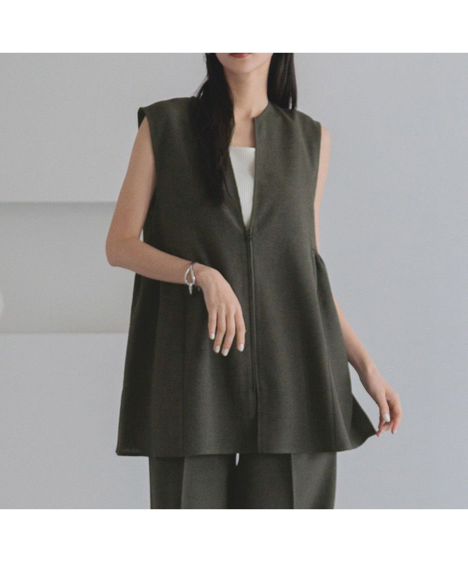 【ローリーズファーム/LOWRYS FARM】のホップサックベスト インテリア・キッズ・メンズ・レディースファッション・服の通販 founy(ファニー) 　ファッション　Fashion　レディースファッション　WOMEN　アウター　Coat Outerwear　トップス・カットソー　Tops/Tshirt　ベスト/ジレ　Gilets/Vests　おすすめ　Recommend　ギャザー　Gather　シンプル　Simple　セットアップ　Set Up　ペプラム　Peplum　人気　Popularity　定番　Standard　チャコールグレー|ID: prp329100004426923 ipo3291000000032284517