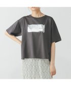 【グローバルワーク/GLOBAL WORK】の吉高由里子さん着用/リッチクリーンプリントT半袖/147640 スミクロ箔スクエア19|ID:prp329100004428347