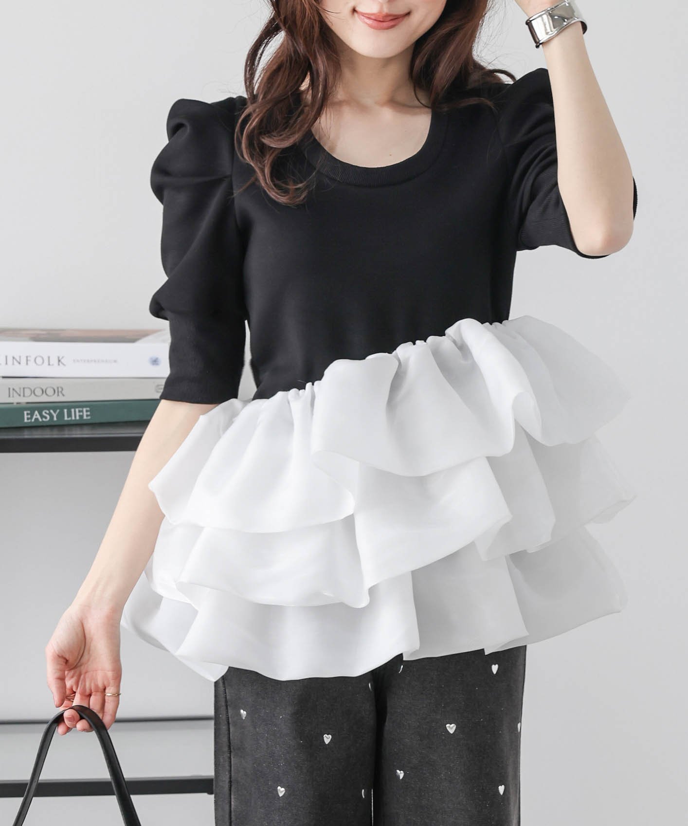 【ラジュール/Lajour】のバルーンフリルドッキングトップス インテリア・キッズ・メンズ・レディースファッション・服の通販 founy(ファニー) 　ファッション　Fashion　レディースファッション　Fashion for Women　トップス・カットソー　Cut & Sew Tops　なめらか　Smooth, Silky Texture　アシンメトリー　Asymmetrical Style　オケージョン　Occasion Wear　オーガンジー　Organza Fabric　ショルダー　Shoulder, Shoulder Strap　デコルテ　Décolleté, Neckline　ドッキング　Docking, Mixed Material　バルーン　Balloon, Balloon Silhouette　フェミニン　Feminine, Girly　フリル　Frill, Ruffle　エレガント 上品　Elegant　半袖ブラック|ID: prp329100004430921 ipo3291000000033553563