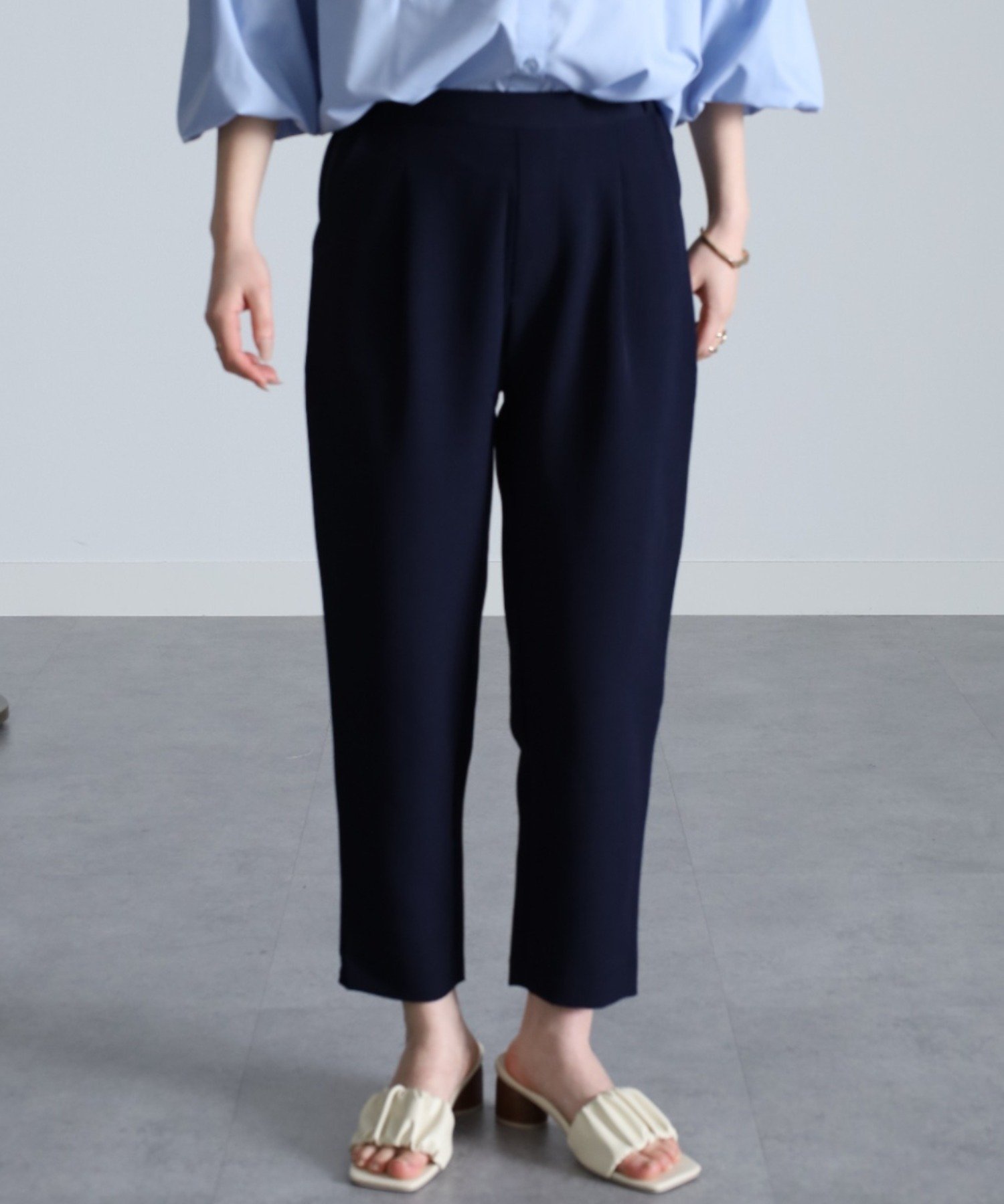 【ラナン/Ranan】の美脚シルエットタッククロップドパンツ インテリア・キッズ・メンズ・レディースファッション・服の通販 founy(ファニー) 　ファッション　Fashion　レディースファッション　WOMEN　パンツ　Pants　イエロー　Yellow　ギャザー　Gather　サンダル　Sandals　ジャケット　Jacket　スキニー　Skinny　ストレッチ　Stretch　スニーカー　Sneakers　ツイル　Twill　デニム　Denim　定番　Standard　フレア　Flare　2022年　2022　2022 春夏 S/S　Ss,Spring/Summer,2022　プチプライス・低価格　Affordable　ネイビー|ID: prp329100004432225 ipo3291000000032145422