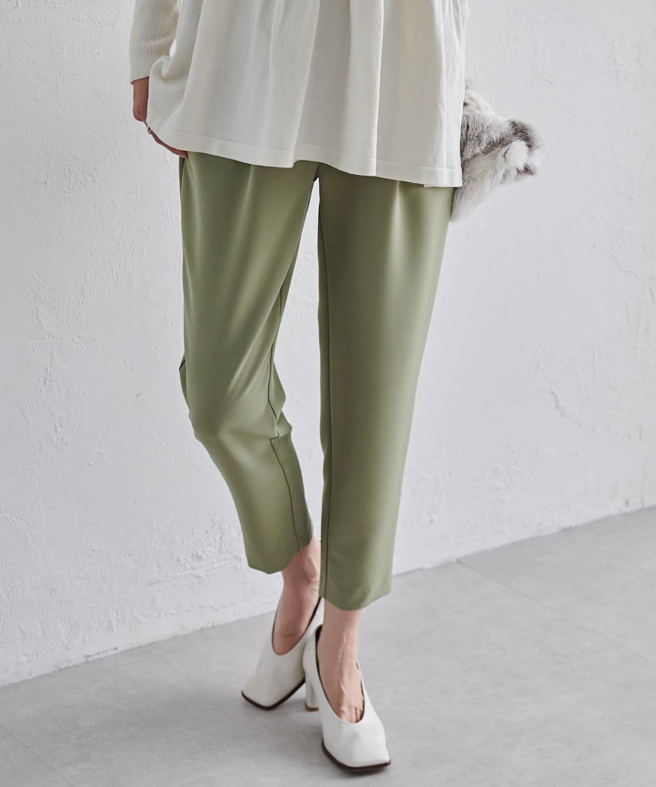 【ラナン/Ranan】の美脚シルエットタッククロップドパンツ インテリア・キッズ・メンズ・レディースファッション・服の通販 founy(ファニー) 　ファッション　Fashion　レディースファッション　WOMEN　パンツ　Pants　イエロー　Yellow　ギャザー　Gather　サンダル　Sandals　ジャケット　Jacket　スキニー　Skinny　ストレッチ　Stretch　スニーカー　Sneakers　ツイル　Twill　デニム　Denim　定番　Standard　フレア　Flare　2022年　2022　2022 春夏 S/S　Ss,Spring/Summer,2022　プチプライス・低価格　Affordable　ライトカーキ|ID: prp329100004432225 ipo3291000000032145444