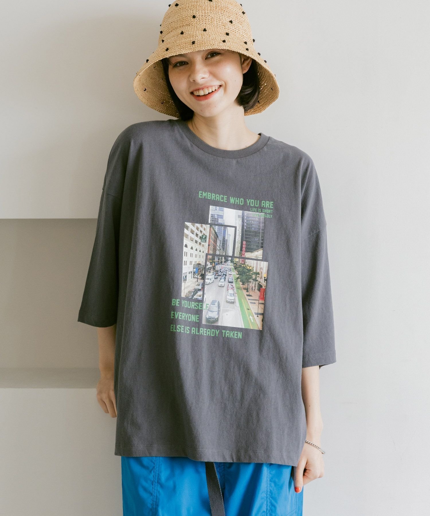 【ニコアンド/niko and】のバック布帛CITYフォトTシャツ インテリア・キッズ・メンズ・レディースファッション・服の通販 founy(ファニー) 　ファッション　Fashion　レディースファッション　WOMEN　トップス・カットソー　Tops/Tshirt　シャツ/ブラウス　Shirts/Blouses　ロング / Tシャツ　T-Shirts　バッグ　Bag　おすすめ　Recommend　カットソー　Cut And Sew　バランス　Balance　フリル　Frills　ワイド　Wide　半袖　Short Sleeve　チャコール18|ID: prp329100004432555 ipo3291000000030960075