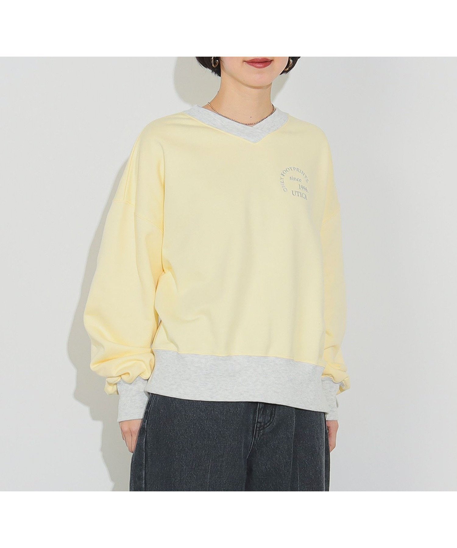 【ビームス ハート/BEAMS HEART】の重ねVネック ロゴ スウェット 人気、トレンドファッション・服の通販 founy(ファニー) 　ファッション　Fashion　レディースファッション　WOMEN　トップス・カットソー　Tops/Tshirt　パーカ　Sweats　スウェット　Sweat　Vネック　V-Neck　カットソー　Cut And Sew　ショルダー　Shoulder　シンプル　Simple　スウェット　Sweat　ドロップ　Drop　フィット　Fit　フェミニン　Feminine　フレア　Flare　プリント　Print　プリーツ　Pleats　ボトム　Bottom　リラックス　Relax　エレガント 上品　Elegant　 other-1|ID: prp329100004434495 ipo3291000000030977481