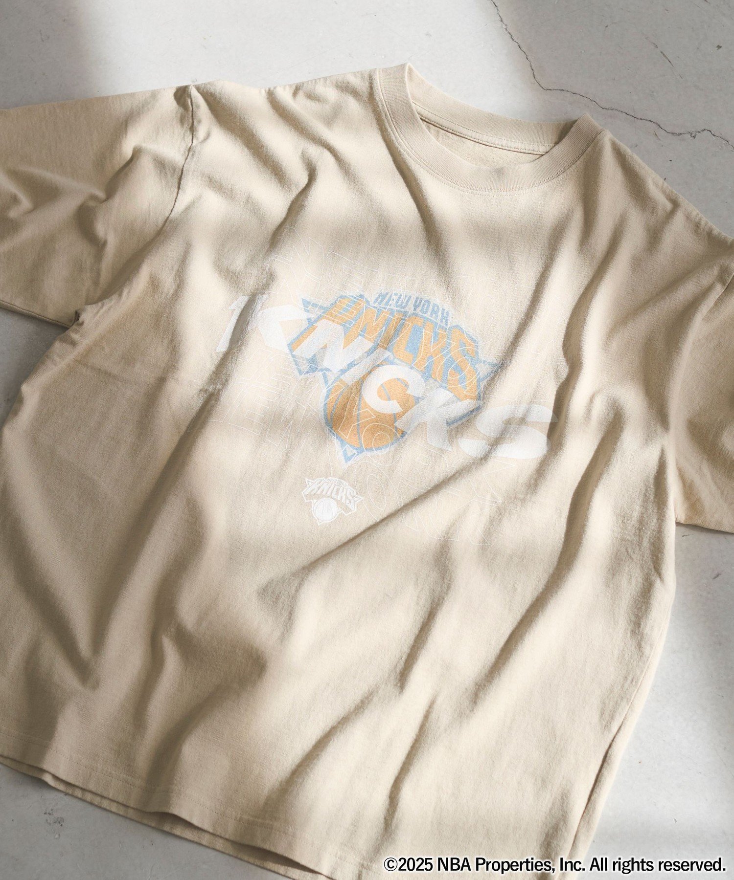 【コーエン/COEN】のNBA別注ヴィンテージライクプリントTシャツ インテリア・キッズ・メンズ・レディースファッション・服の通販 founy(ファニー) 　ファッション　Fashion　レディースファッション　WOMEN　トップス・カットソー　Tops/Tshirt　シャツ/ブラウス　Shirts/Blouses　ロング / Tシャツ　T-Shirts　ウォッシュ　Wash　ヴィンテージ　Vintage　カーゴパンツ　Cargo Pants　グラフィック　Graphic　ショーツ　Shorts　デニム　Denim　トレンド　Trend　ニューヨーク　New York　人気　Popularity　パープル　Purple　別注　Special Order　おすすめ　Recommend　BEIGE|ID: prp329100004438902 ipo3291000000031957285