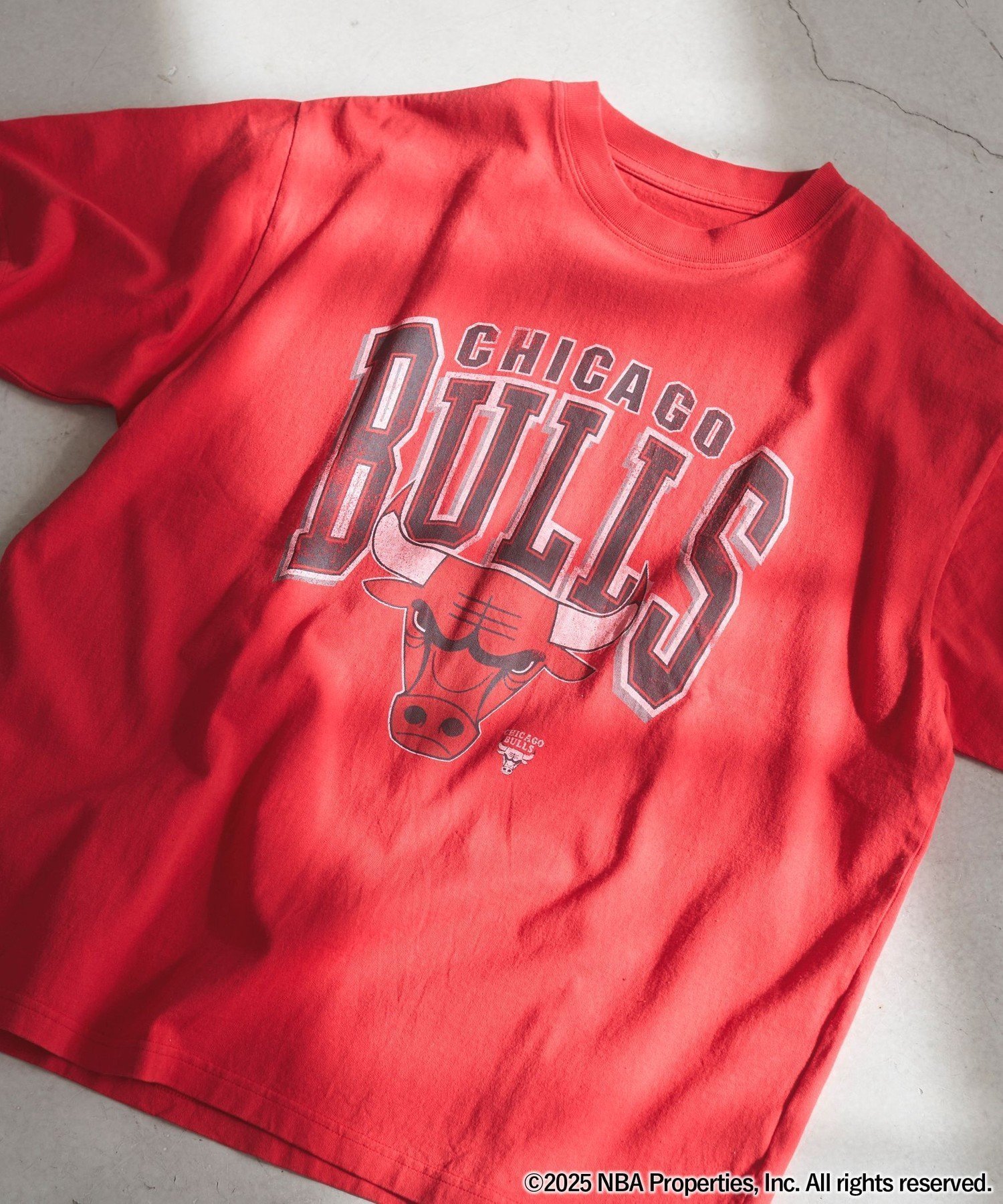 【コーエン/COEN】のNBA別注ヴィンテージライクプリントTシャツ インテリア・キッズ・メンズ・レディースファッション・服の通販 founy(ファニー) 　ファッション　Fashion　レディースファッション　WOMEN　トップス・カットソー　Tops/Tshirt　シャツ/ブラウス　Shirts/Blouses　ロング / Tシャツ　T-Shirts　ウォッシュ　Wash　ヴィンテージ　Vintage　カーゴパンツ　Cargo Pants　グラフィック　Graphic　ショーツ　Shorts　デニム　Denim　トレンド　Trend　ニューヨーク　New York　人気　Popularity　パープル　Purple　別注　Special Order　おすすめ　Recommend　RED|ID: prp329100004438902 ipo3291000000031957286