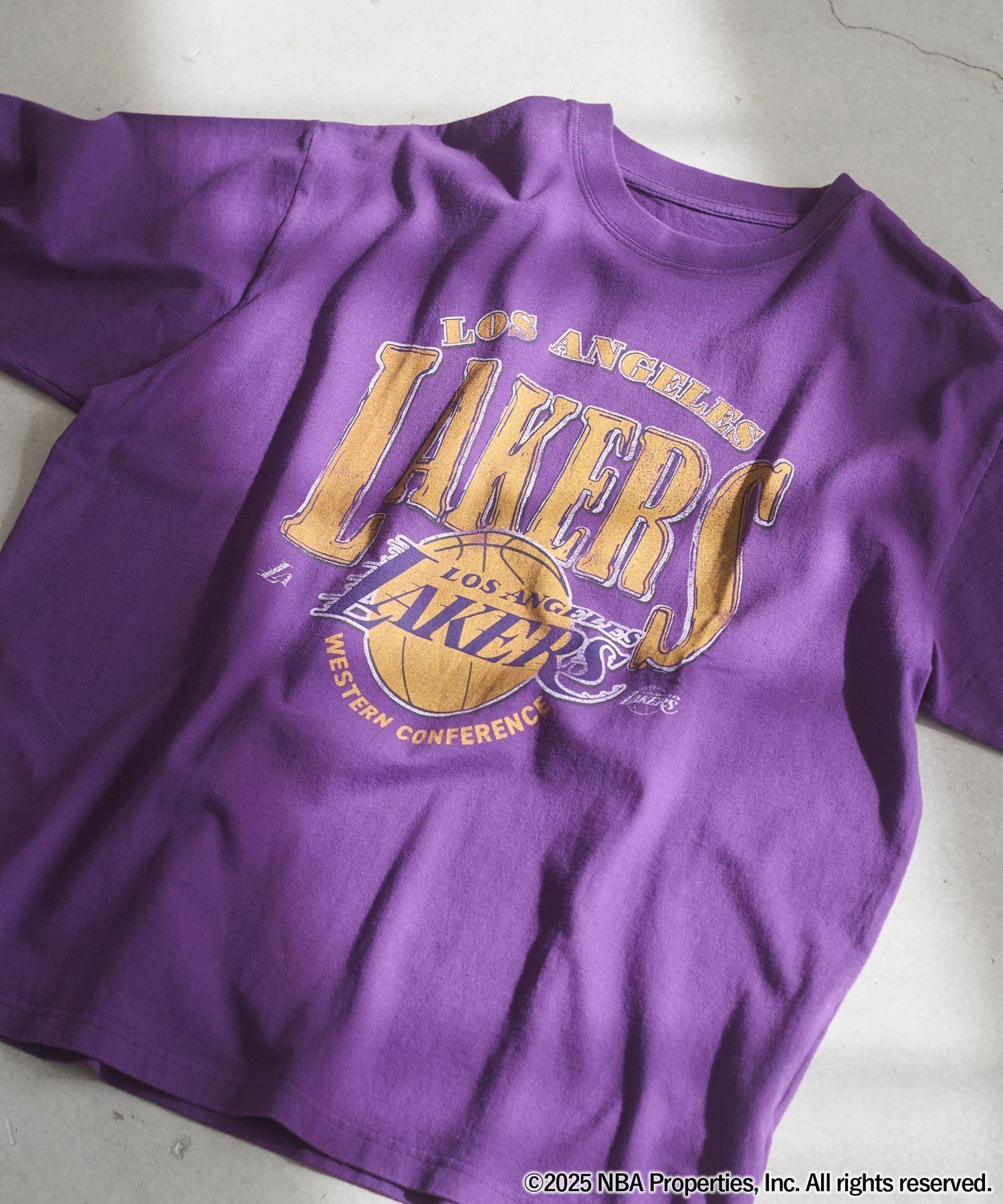 【コーエン/COEN】のNBA別注ヴィンテージライクプリントTシャツ インテリア・キッズ・メンズ・レディースファッション・服の通販 founy(ファニー) 　ファッション　Fashion　レディースファッション　WOMEN　トップス・カットソー　Tops/Tshirt　シャツ/ブラウス　Shirts/Blouses　ロング / Tシャツ　T-Shirts　ウォッシュ　Wash　ヴィンテージ　Vintage　カーゴパンツ　Cargo Pants　グラフィック　Graphic　ショーツ　Shorts　デニム　Denim　トレンド　Trend　ニューヨーク　New York　人気　Popularity　パープル　Purple　別注　Special Order　おすすめ　Recommend　PURPLE|ID: prp329100004438902 ipo3291000000031957289