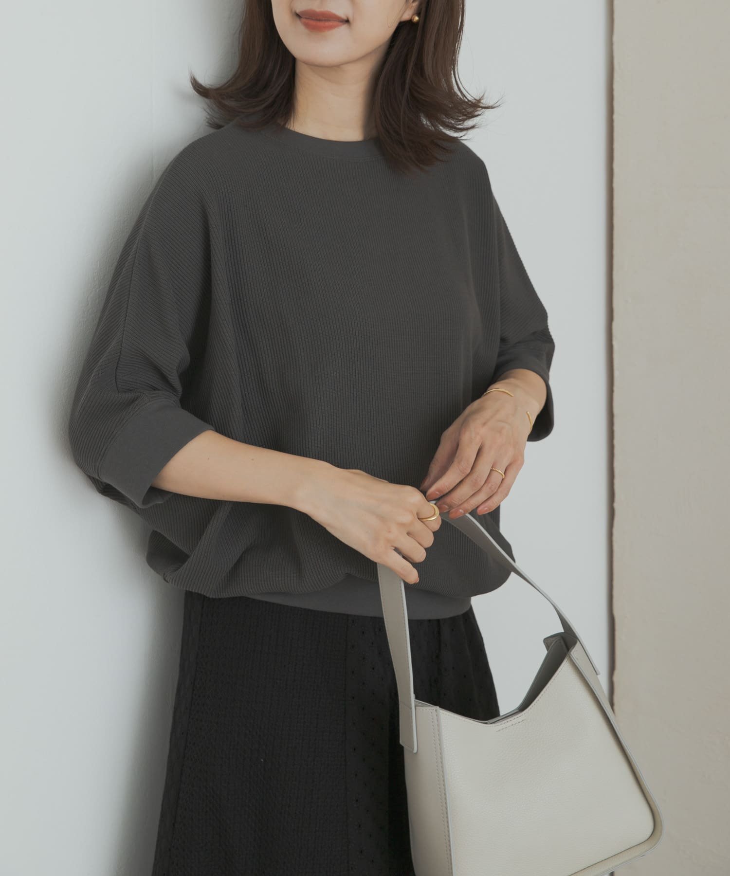【アーバンリサーチ ドアーズ/URBAN RESEARCH DOORS】のタックフライスワイドTシャツ インテリア・キッズ・メンズ・レディースファッション・服の通販 founy(ファニー) 　ファッション　Fashion　レディースファッション　Fashion for Women　トップス・カットソー　Cut & Sew Tops　シャツ・ブラウス・オフィスカジュアル　Elegant Blouses & Button-Ups　ロングTシャツ・Tシャツ　Longline T-Shirts & Tees　2025年　2025　2025春夏・S/S　Spring/Summer 2025 SS25　ギャザー　Gathered, Ruffled　ワイド　Wide, Wide Fit　夏　Summer　S/S・春夏　SS, Spring/Summer, Warm Season　CHARCOAL|ID: prp329100004439036 ipo3291000000033888077
