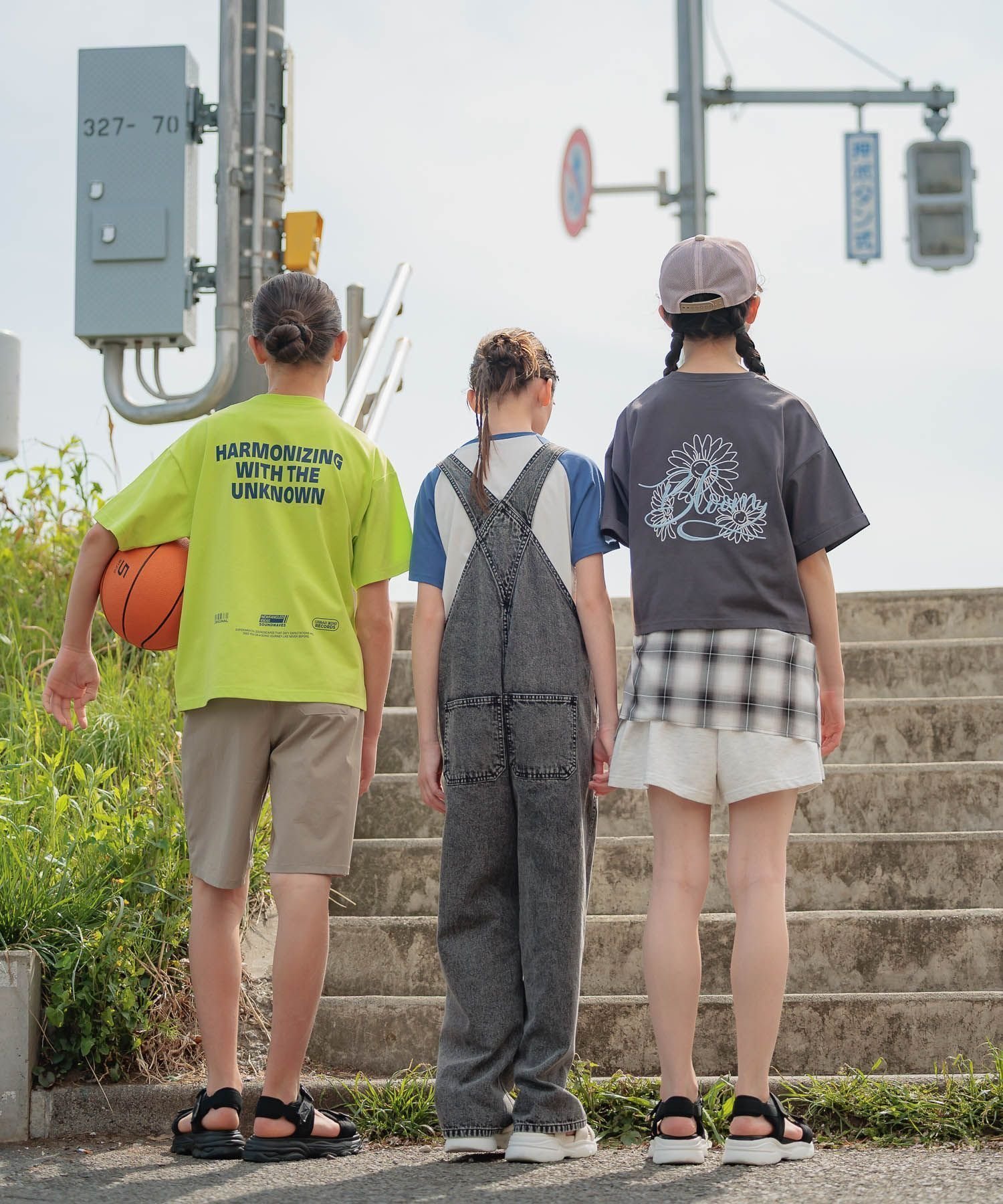 【グローバルワーク/GLOBAL WORK / KIDS】のヘビロッTEE/プリント半袖/キッズ/147385 インテリア・キッズ・メンズ・レディースファッション・服の通販 founy(ファニー) 　ファッション　Fashion　キッズファッション　KIDS　おすすめ　Recommend　グラフィック　Graphic　シンプル　Simple　プリント　Print　ボトム　Bottom　半袖　Short Sleeve　ビビッドグリーンバックロゴ70|ID: prp329100004448027 ipo3291000000031613072