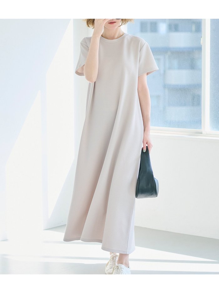 【コカ/COCA】のエンボス加工半袖マキシワンピース インテリア・キッズ・メンズ・レディースファッション・服の通販 founy(ファニー) https://founy.com/ ファッション Fashion レディースファッション WOMEN ワンピース Dress マキシワンピース Maxi Dress スウェット Sweat ストレッチ Stretch 定番 Standard ポケット Pocket 半袖 Short Sleeve マキシ Maxi 旅行 Travel 2025年 2025 2025春夏・S/S Ss,Spring/Summer,2025 |ID: prp329100004448643 ipo3291000000031620754
