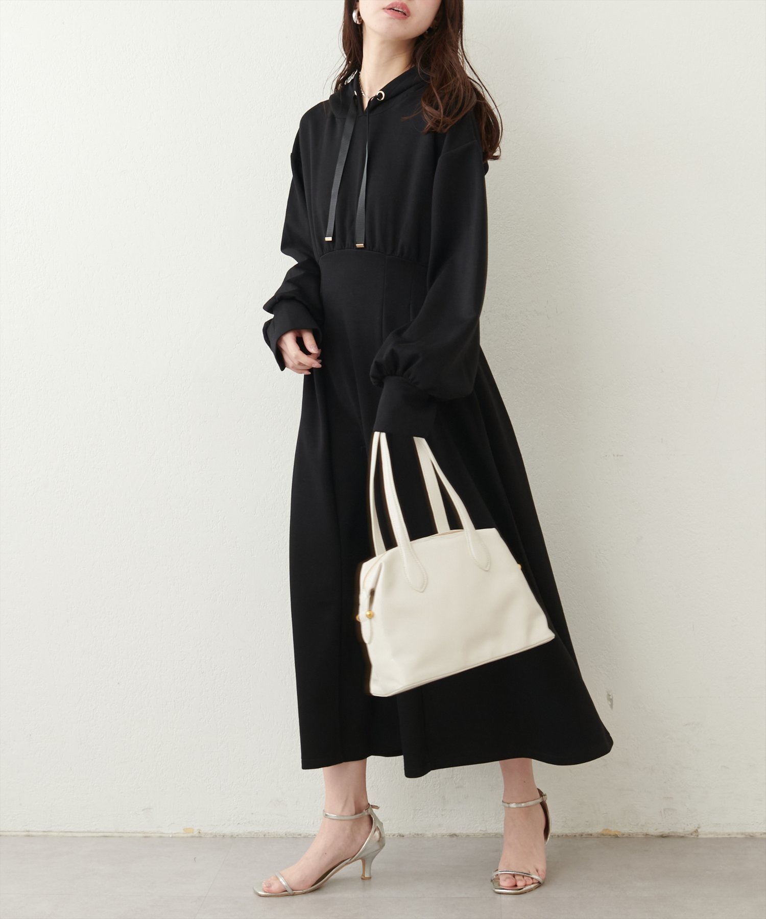 【ナチュラルクチュール/natural couture】の【WEB限定】ハイウエストダンボールフード付きワンピース インテリア・キッズ・メンズ・レディースファッション・服の通販 founy(ファニー) 　ファッション　Fashion　レディースファッション　WOMEN　ワンピース　Dress　2025年　2025　2025春夏・S/S　Ss,Spring/Summer,2025　エレガント 上品　Elegant　シューズ　Shoes　ショート　Short　チェーン　Chain　バランス　Balance　バレエ　Ballet　ミュール　Mule　切替　Switching　春　Spring　ブラック|ID: prp329100004448701 ipo3291000000031963972