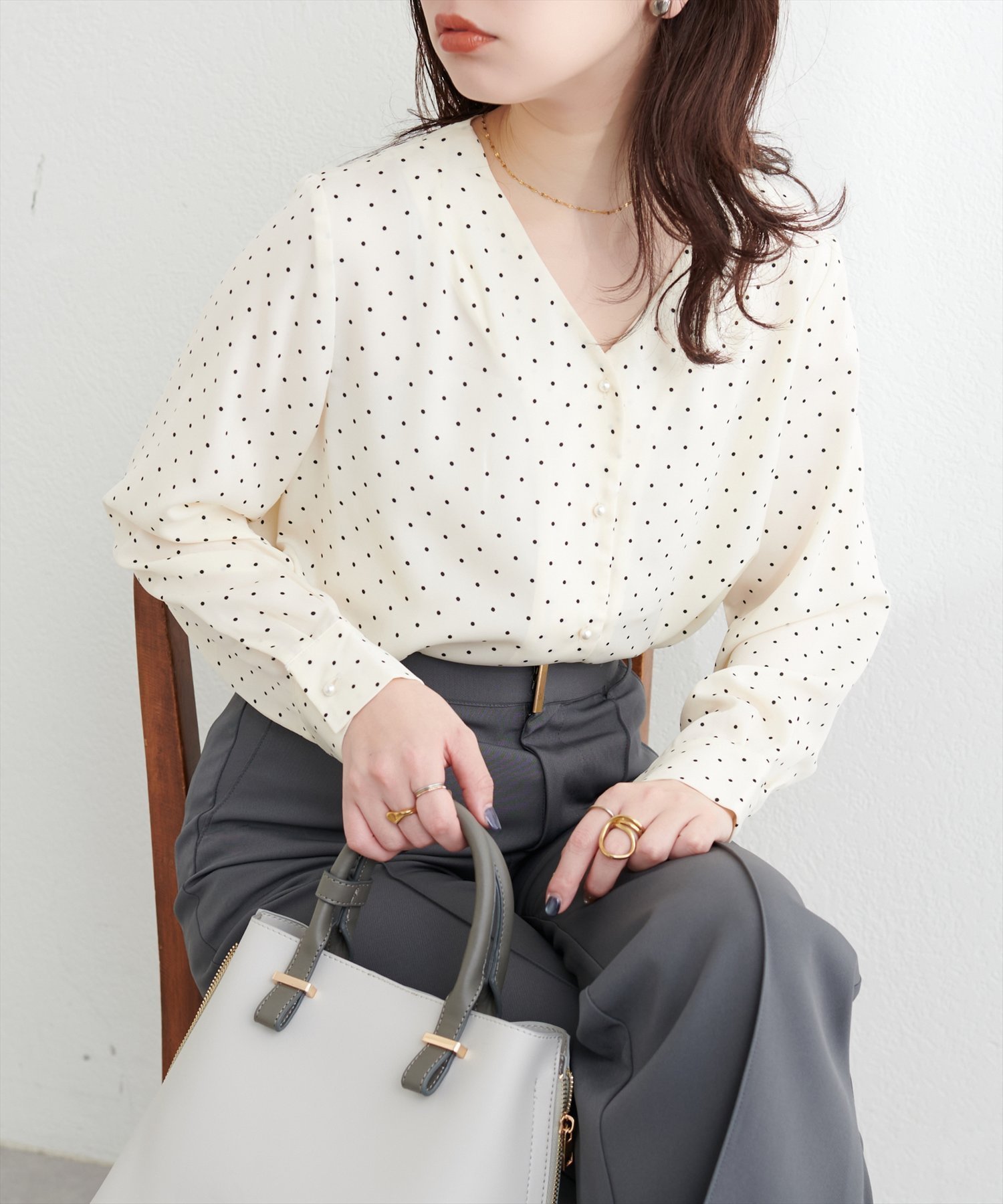 【ナチュラルクチュール/natural couture】の【WEB限定】プチプラちびパールとろみブラウス 人気、トレンドファッション・服の通販 founy(ファニー) 　ファッション　Fashion　レディースファッション　WOMEN　トップス・カットソー　Tops/Tshirt　シャツ/ブラウス　Shirts/Blouses　2025年　2025　2025春夏・S/S　Ss,Spring/Summer,2025　とろみ　Thickness　インナー　Inner　キャミワンピース　Cami Dress　スラックス　Slacks　デニム　Denim　パール　Pearl　フレア　Flare　フロント　Front　プチプライス・低価格　Affordable　マーメイド　Mermaid　ロング　Long　エレガント 上品　Elegant　 other-1|ID: prp329100004450699 ipo3291000000031214962