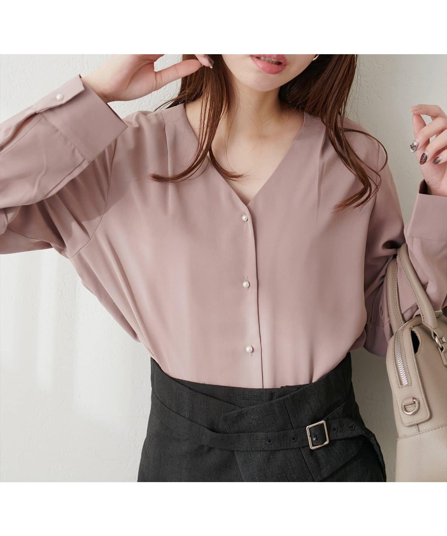 【ナチュラルクチュール/natural couture】の【WEB限定】プチプラちびパールとろみブラウス インテリア・キッズ・メンズ・レディースファッション・服の通販 founy(ファニー) 　ファッション　Fashion　レディースファッション　WOMEN　トップス・カットソー　Tops/Tshirt　シャツ/ブラウス　Shirts/Blouses　2025年　2025　2025春夏・S/S　Ss,Spring/Summer,2025　とろみ　Thickness　インナー　Inner　キャミワンピース　Cami Dress　スラックス　Slacks　デニム　Denim　パール　Pearl　フレア　Flare　フロント　Front　プチプライス・低価格　Affordable　マーメイド　Mermaid　ロング　Long　エレガント 上品　Elegant　ピンクベージュ|ID: prp329100004450699 ipo3291000000031214973