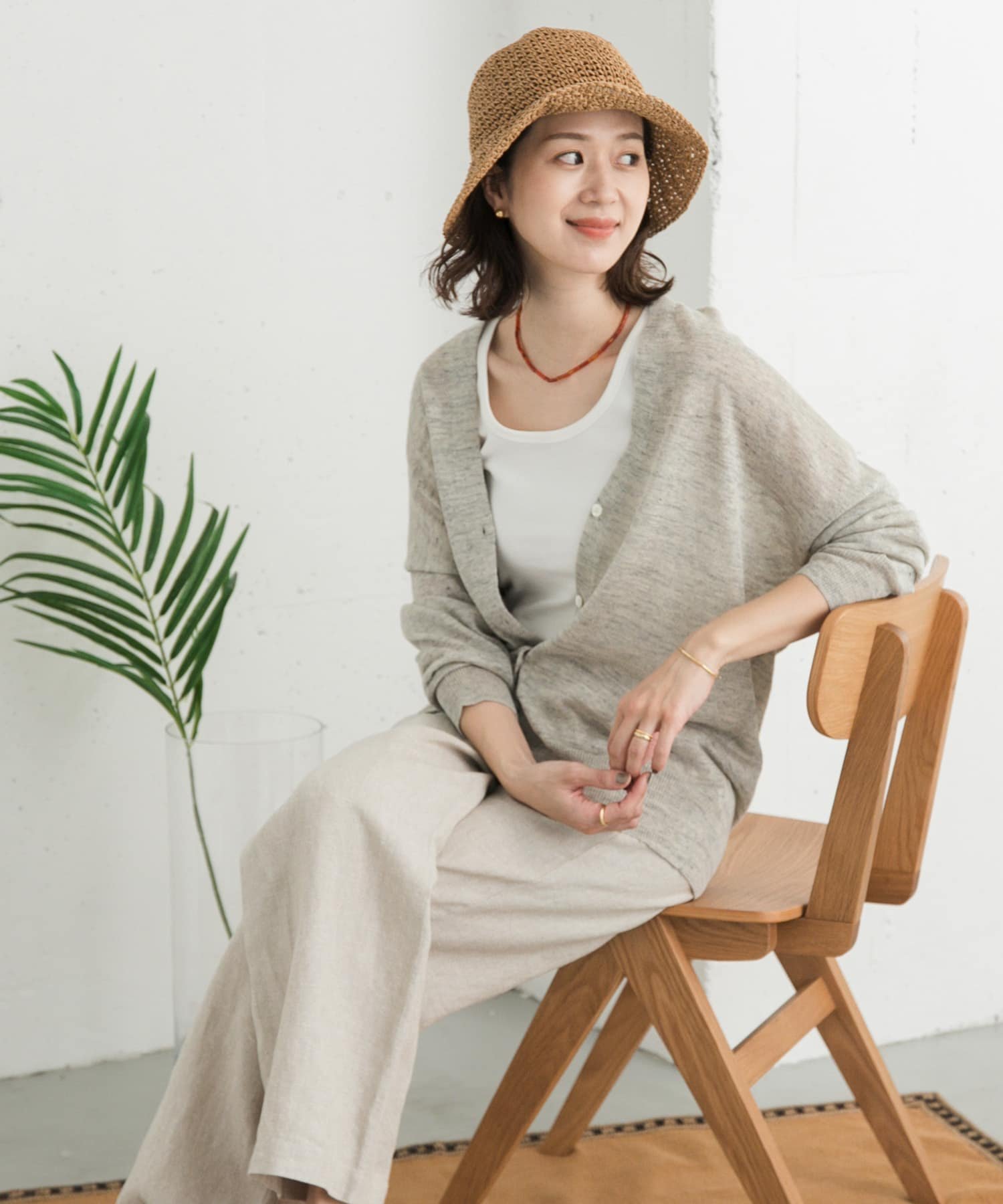 【アーバンリサーチ ドアーズ/URBAN RESEARCH DOORS】のリネンVネックカーディガン インテリア・キッズ・メンズ・レディースファッション・服の通販 founy(ファニー) 　ファッション　Fashion　レディースファッション　WOMEN　トップス・カットソー　Tops/Tshirt　カーディガン　Cardigans　Vネック　V-Neck　カーディガン　Cardigan　シンプル　Simple　ドレープ　Drape　ミドル　Middle　リネン　Linen　リラックス　Relax　エレガント 上品　Elegant　夏　Summer　春　Spring　L/GRAY|ID: prp329100004453538 ipo3291000000032200824