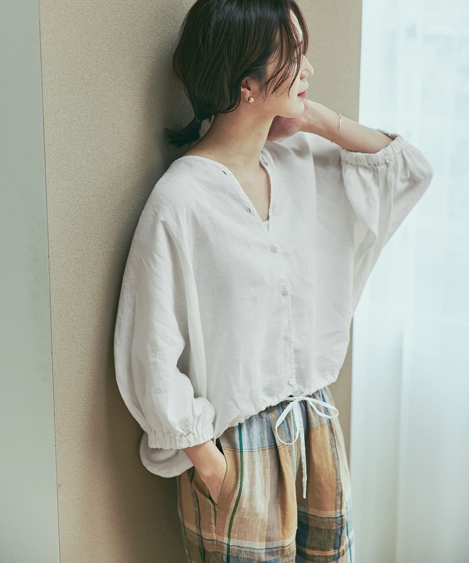 【アーバンリサーチ ドアーズ/URBAN RESEARCH DOORS】のリネンドロストドルマンブラウス インテリア・キッズ・メンズ・レディースファッション・服の通販 founy(ファニー) 　ファッション　Fashion　レディースファッション　WOMEN　トップス・カットソー　Tops/Tshirt　シャツ/ブラウス　Shirts/Blouses　2025年　2025　2025春夏・S/S　Ss,Spring/Summer,2025　スリーブ　Sleeve　バランス　Balance　リネン　Linen　エレガント 上品　Elegant　夏　Summer　S/S・春夏　Ss・Spring/Summer　OFF WHITE|ID: prp329100004453898 ipo3291000000032444789
