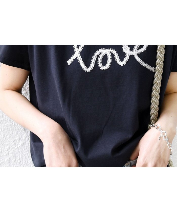 【シップス フォー ウィメン/SHIPS】の【WEB限定】ファンシー コード 刺繍 ロゴ TEE インテリア・キッズ・メンズ・レディースファッション・服の通販 founy(ファニー) https://founy.com/ ファッション Fashion レディースファッション WOMEN 2025年 2025 2025春夏・S/S Ss,Spring/Summer,2025 なめらか Smooth インナー Inner カーディガン Cardigan ジャケット Jacket スリット Slit ボトム Bottom メタリック Metallic |ID: prp329100004453977 ipo3291000000031997585