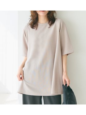 【コカ/COCA】のエンボス加工半袖チュニック 人気、トレンドファッション・服の通販 founy(ファニー) ファッション Fashion レディースファッション Fashion for Women トップス・カットソー Cut & Sew Tops サンダル Sandals, Summer Shoes シンプル Simple, Minimal スウェット / スエット Sweatshirt, Sweatwear ストレッチ Stretch, Stretchy Fabric チュニック Tunic, Long Top 定番 Standard, Basic Item バランス Balance, Style Balance フレア Flare, Flared ポケット Pocket, Pocket Detail 半袖 Short Sleeve, Half Sleeve ワイド Wide, Wide Fit 旅行 Travel 2025年 2025 2025春夏・S/S Spring/Summer 2025 SS25 |ID:prp329100004455548