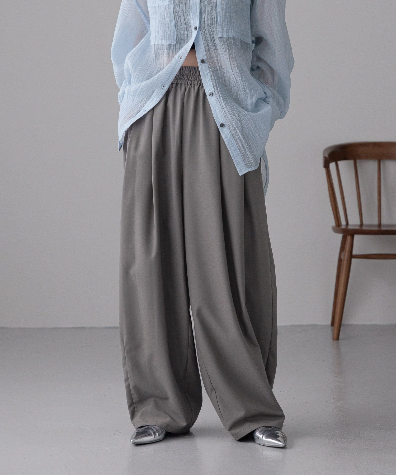 【ローリーズファーム/LOWRYS FARM】のイージーワイドコクーンパンツ インテリア・キッズ・メンズ・レディースファッション・服の通販 founy(ファニー) 　ファッション　Fashion　レディースファッション　WOMEN　パンツ　Pants　おすすめ　Recommend　なめらか　Smooth　ギャザー　Gather　コクーン　Cocoon　コンパクト　Compact　ショート　Short　バランス　Balance　リラックス　Relax　グレー|ID: prp329100004457463 ipo3291000000031970912